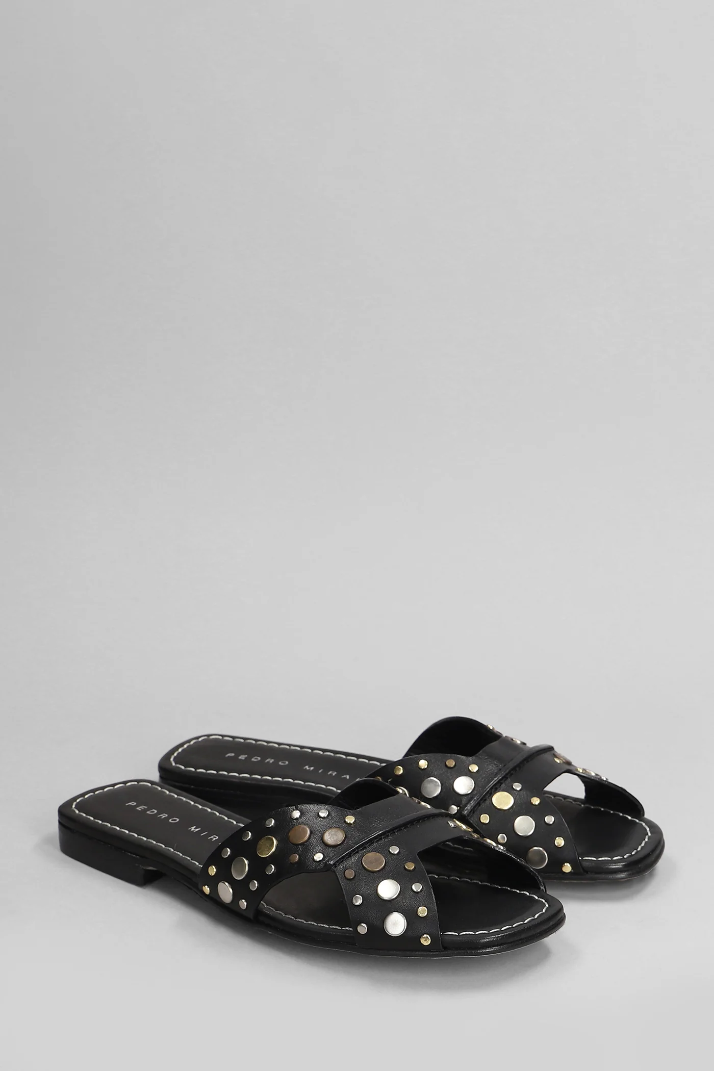 Flats in black leather - Image 2