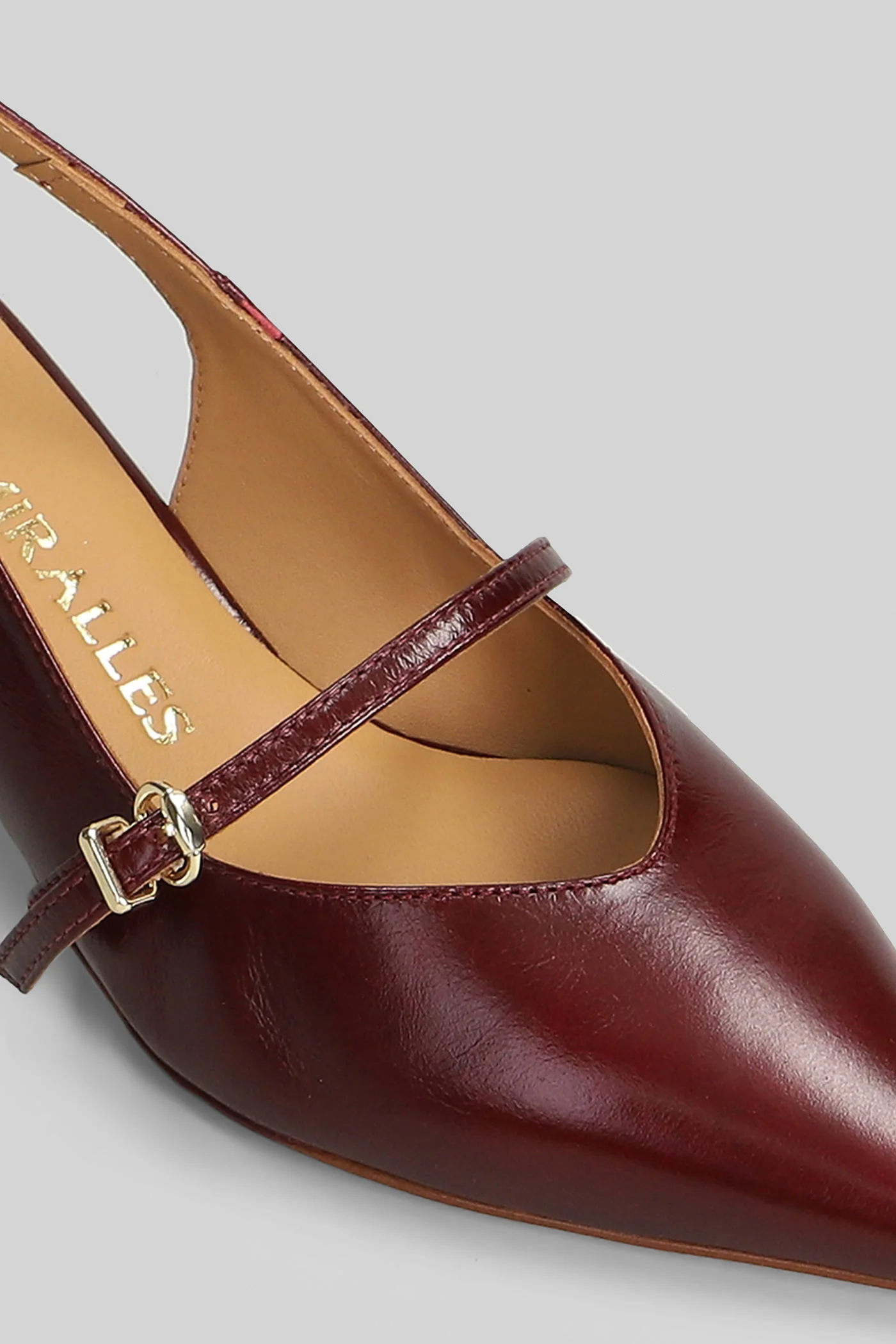 Pumps in bordeaux leather - Image 5