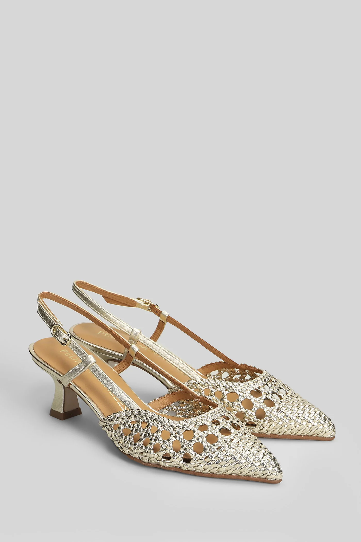 Pumps in platinum leather - Image 2