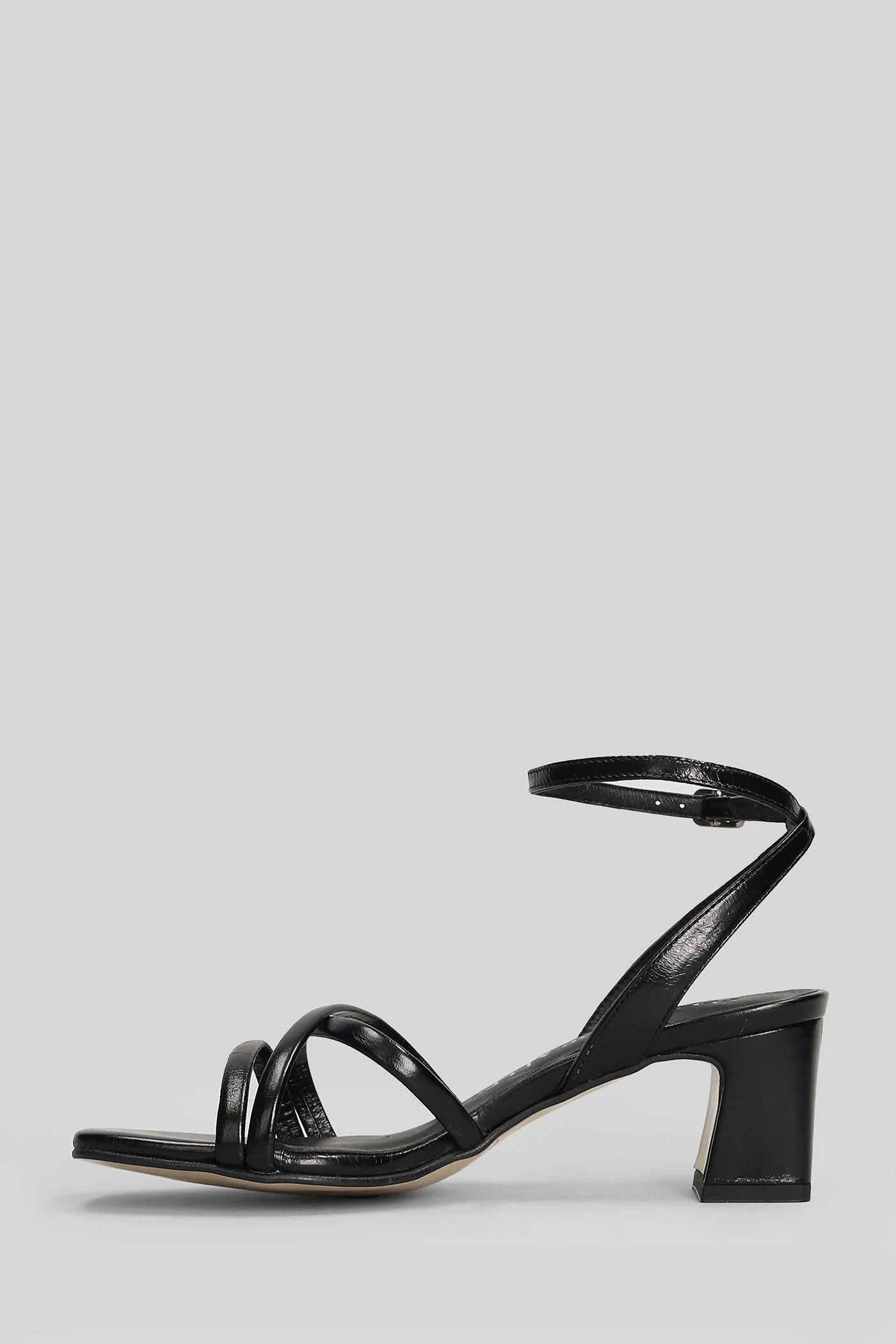 Sandals in black leather - Image 3