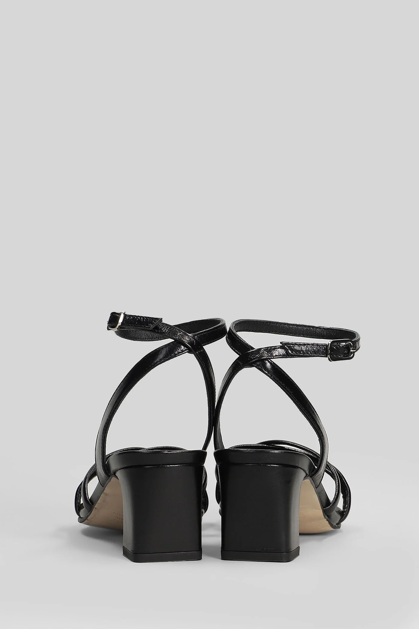 Sandals in black leather - Image 4