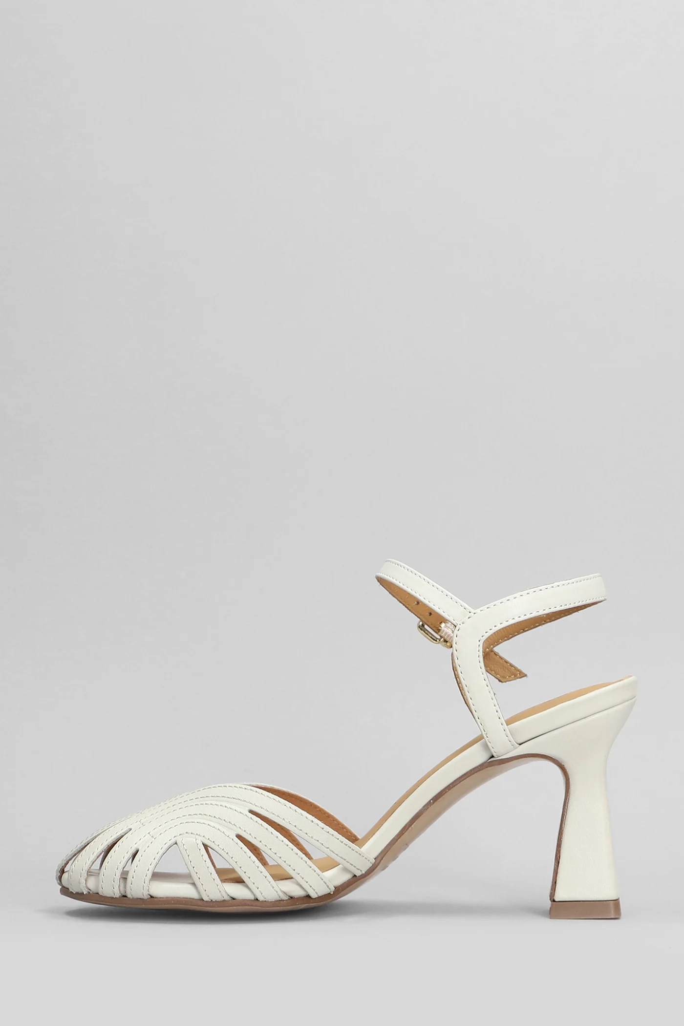 Sandals in white leather - Image 3