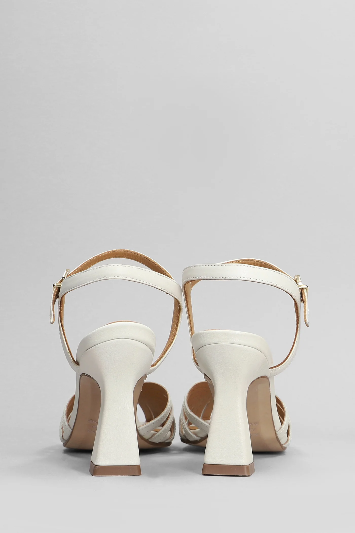 Sandals in white leather - Image 4