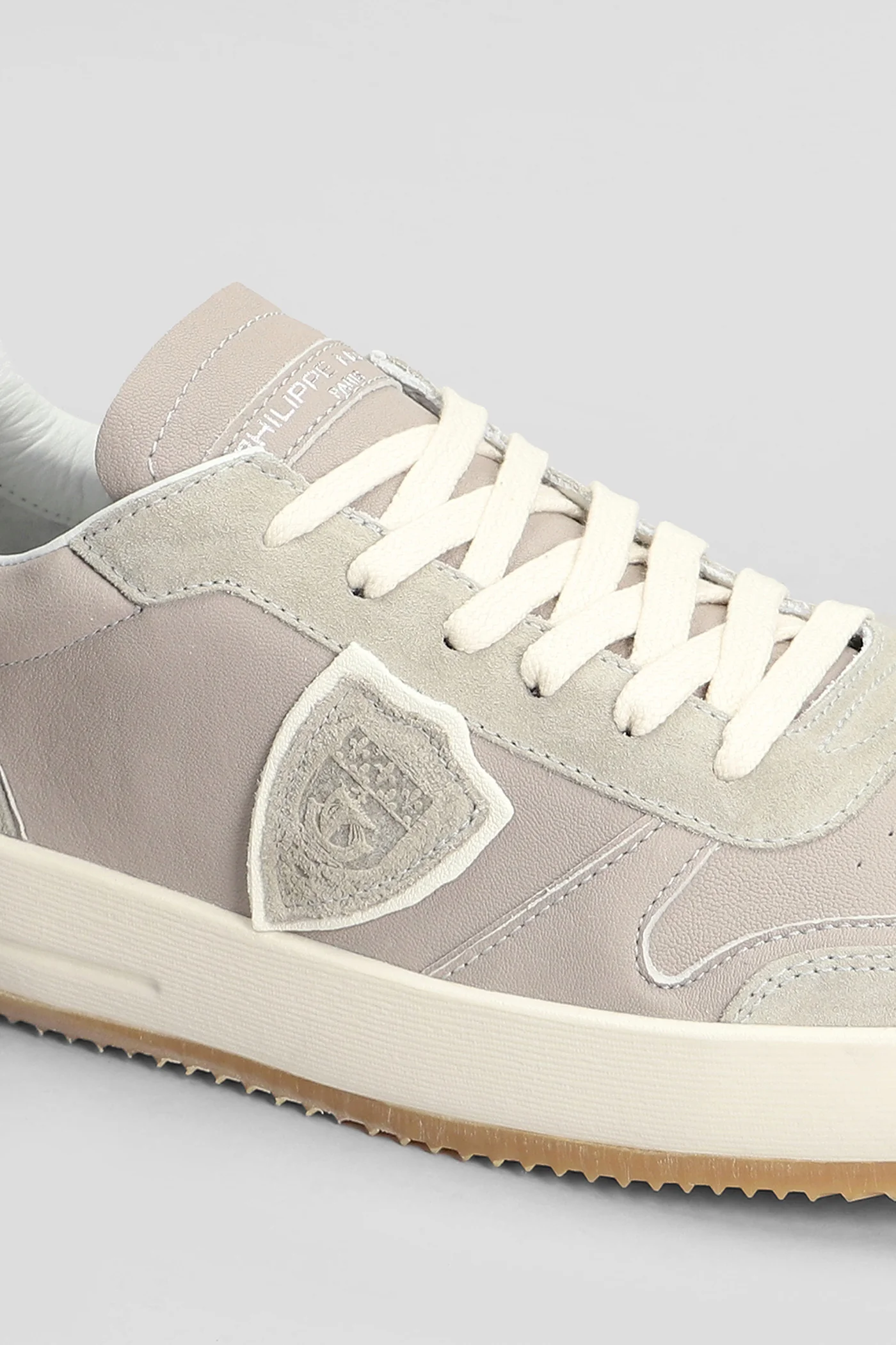 Nice Low Sneakers in grey suede and leather - Image 5