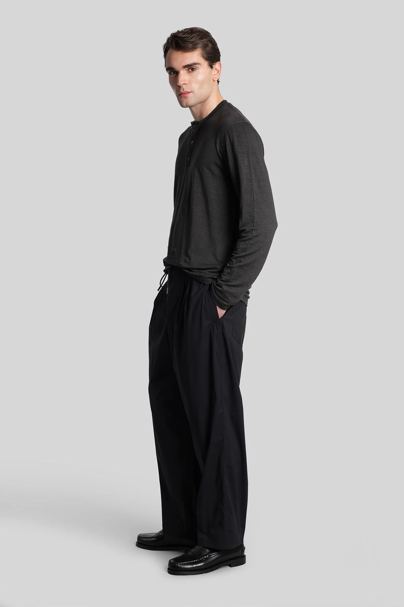 VD05 Pants in black cotton - Image 2