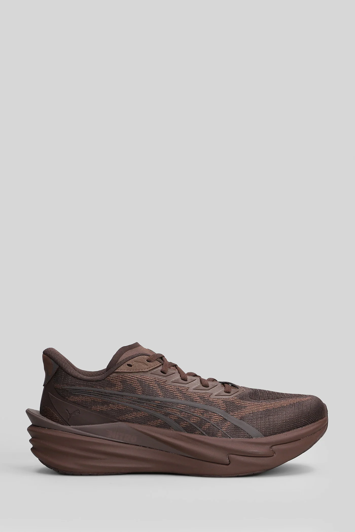 Deviate Nitro 4 Sneakers in brown fabric