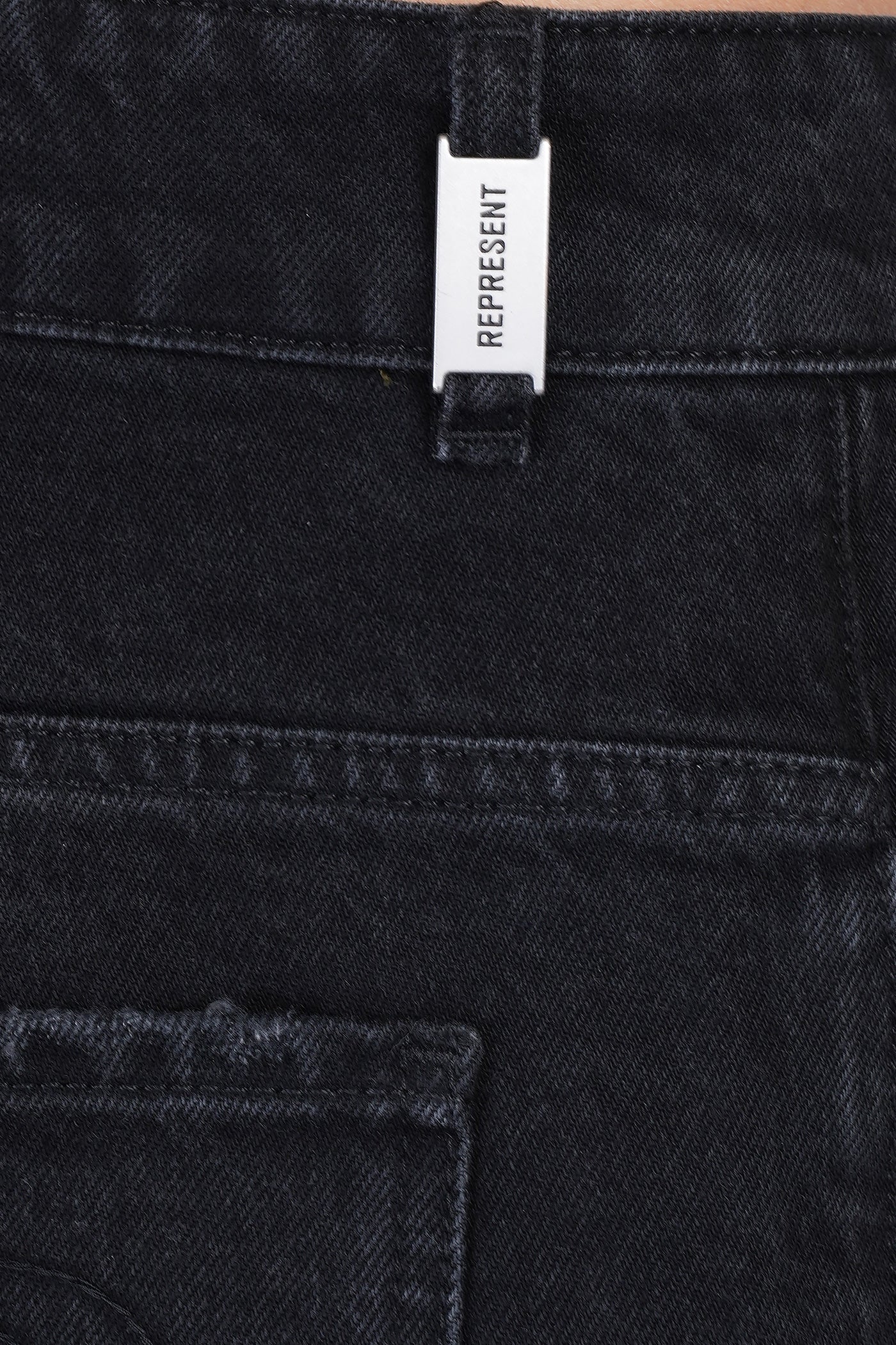 R10T Shorts in black cotton - Image 5