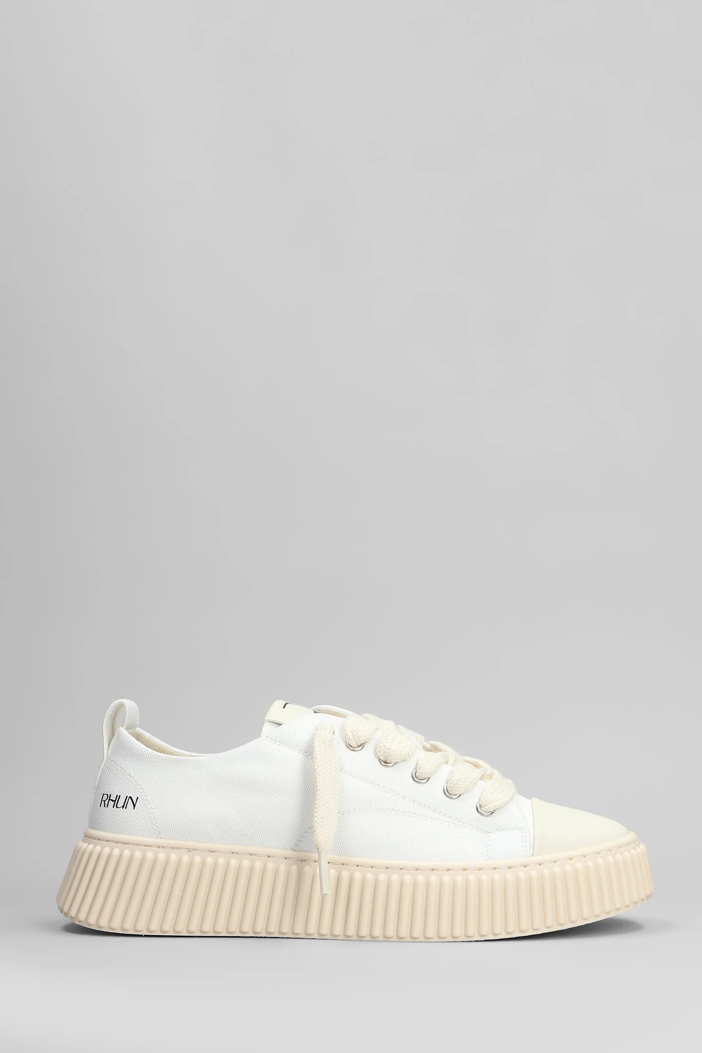 Canvas Sneakers in white canvas