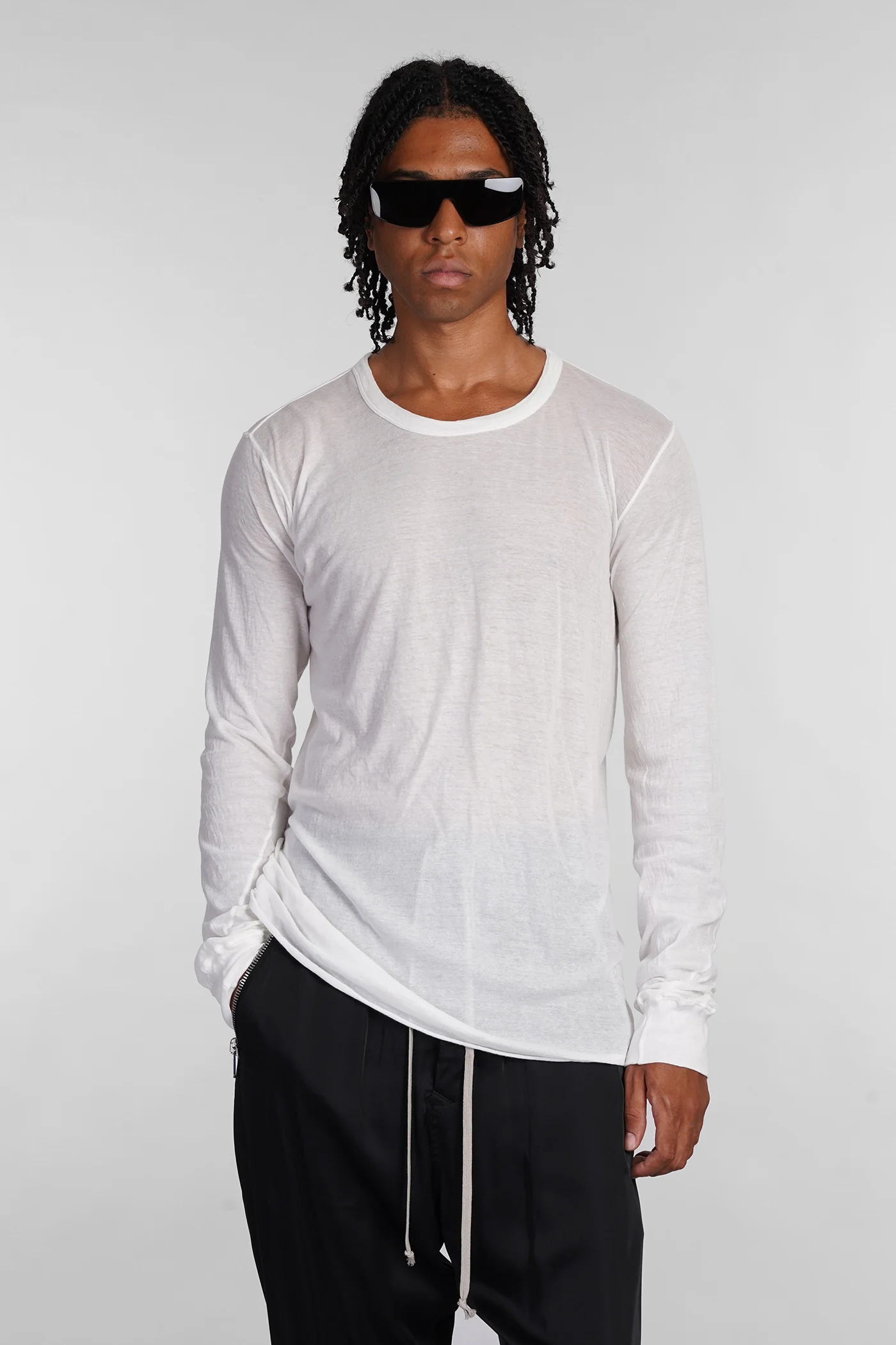 Basic ls t  in white cotton