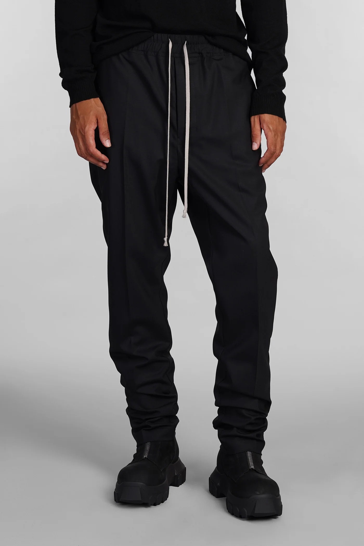 Drawstring slim long Pants in black wool