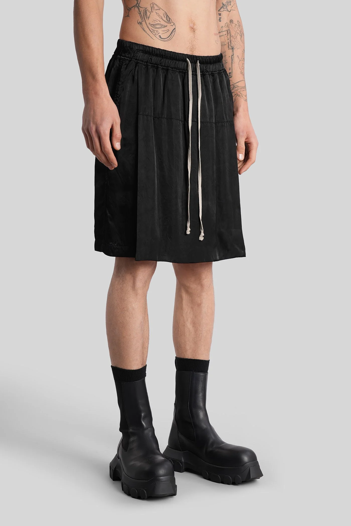 Kilt shorts Shorts in black polyamide polyester - Image 4