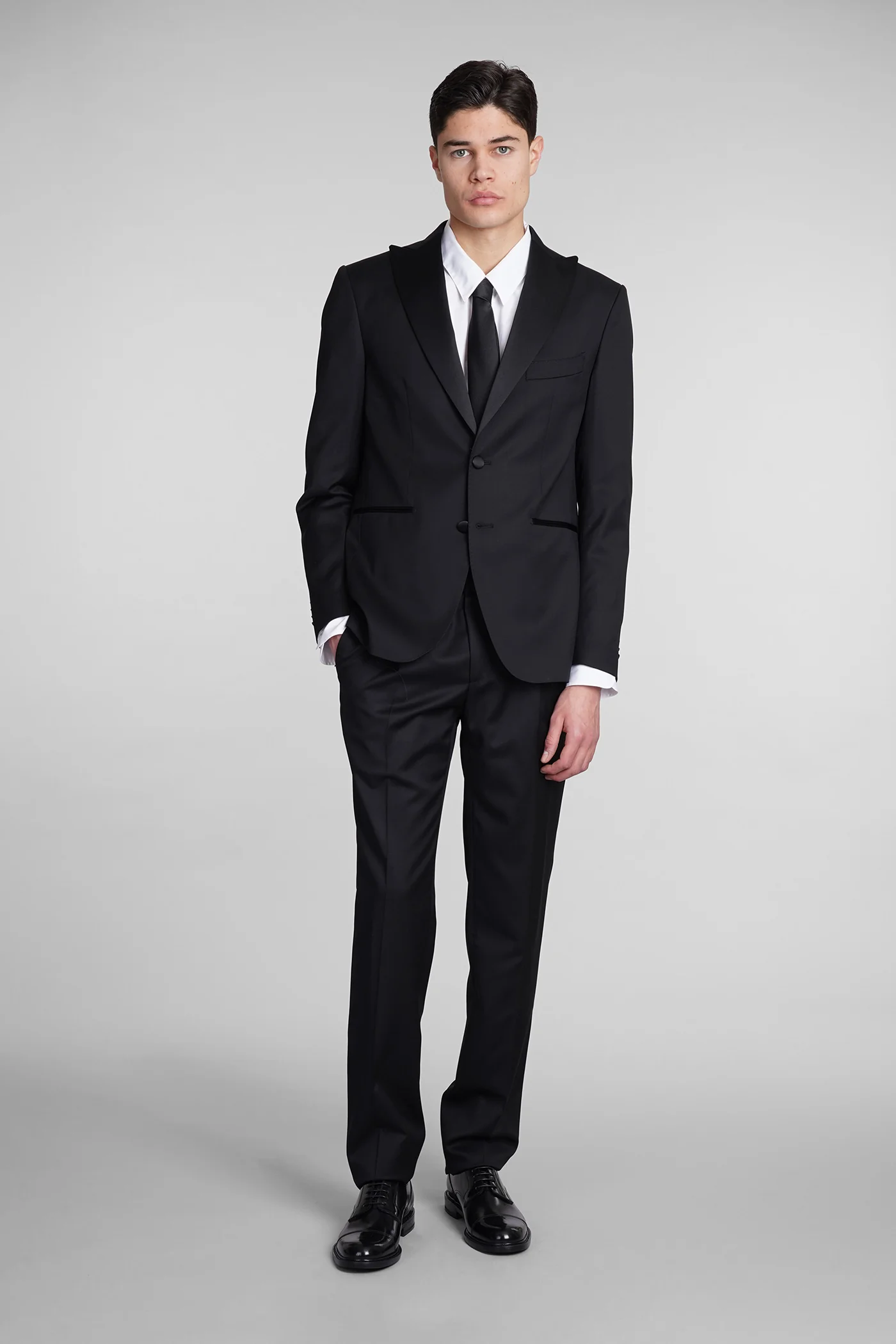 Suit in black wool - Image 2