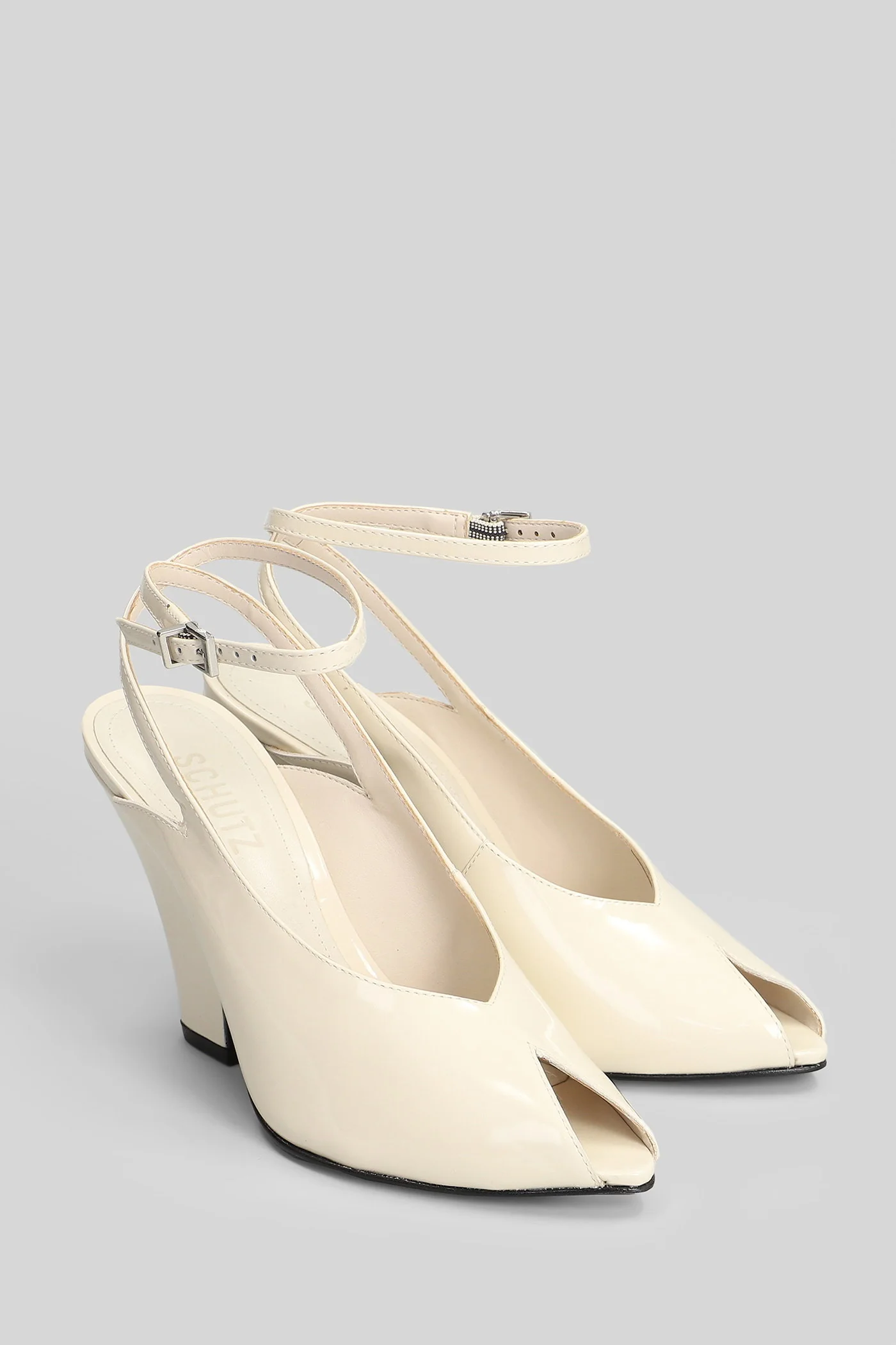 Pumps in white patent leather - Image 2