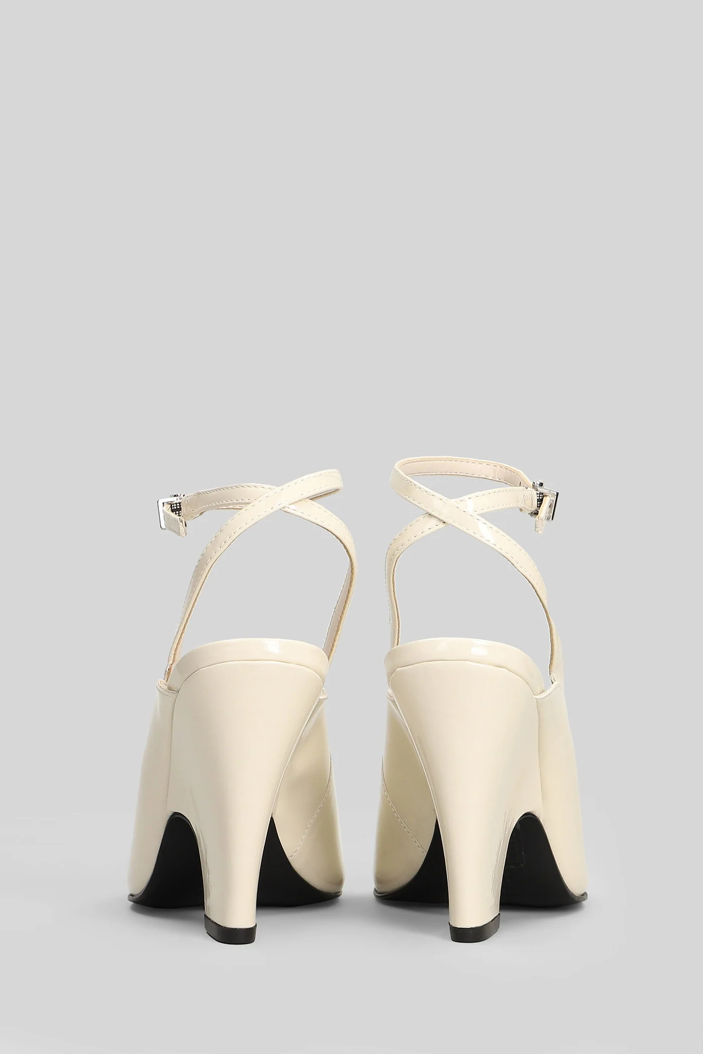 Pumps in white patent leather - Image 4