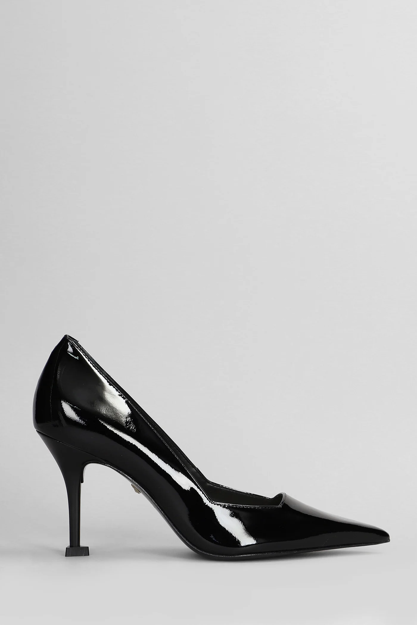 Robin Pumps in black patent leather