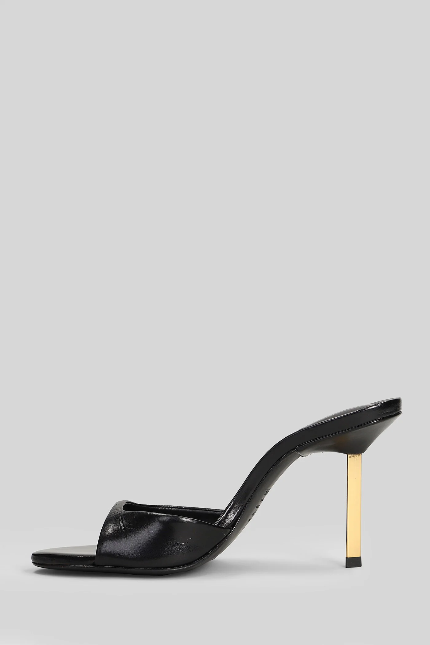 Sandals in black leather - Image 3