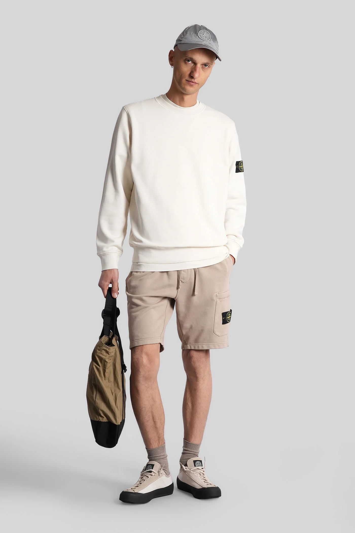Shorts in beige cotton - Image 2