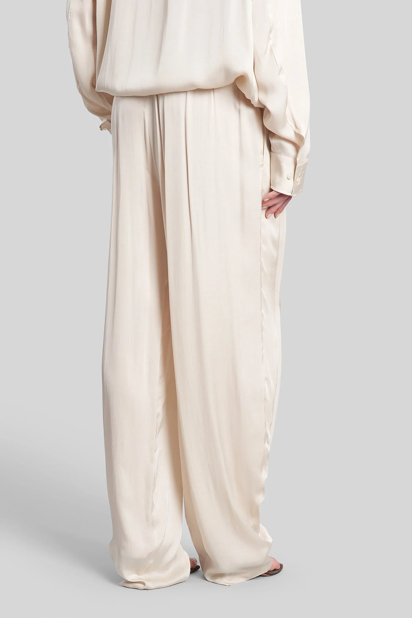 Wendela set  in beige viscose - Image 5