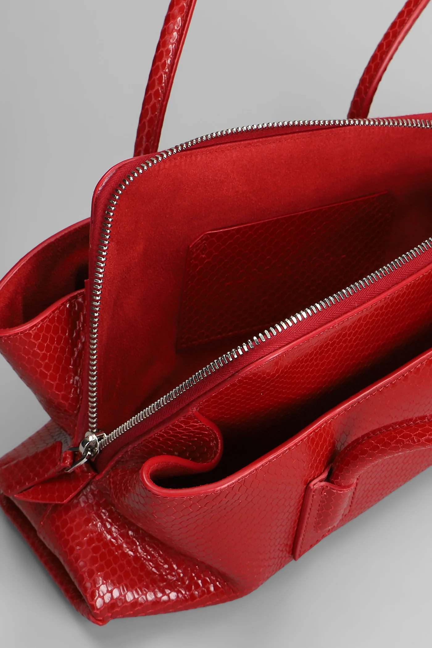 La passeggiata small Shoulder bag in red leather - Image 4