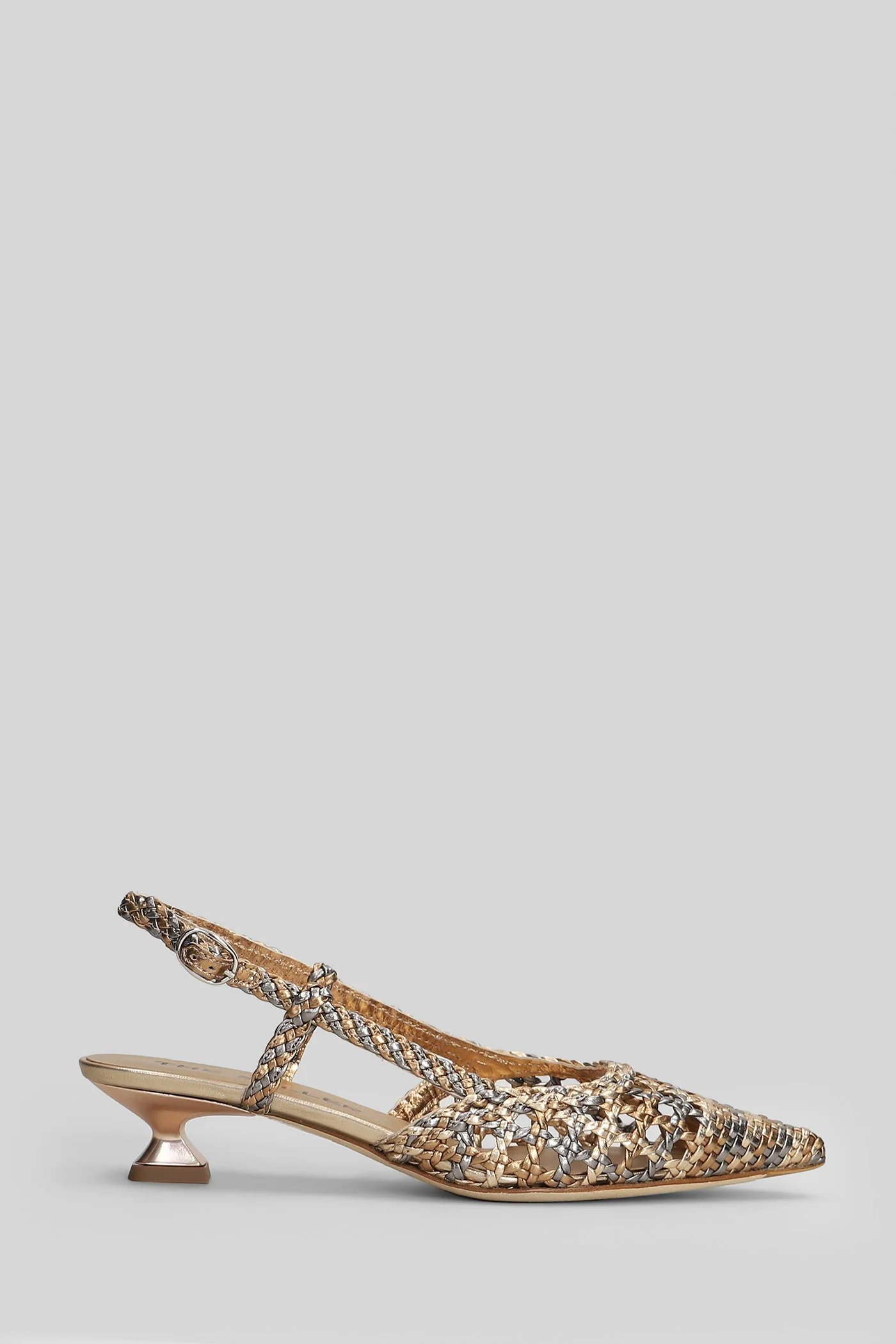 Pumps in bronze leather