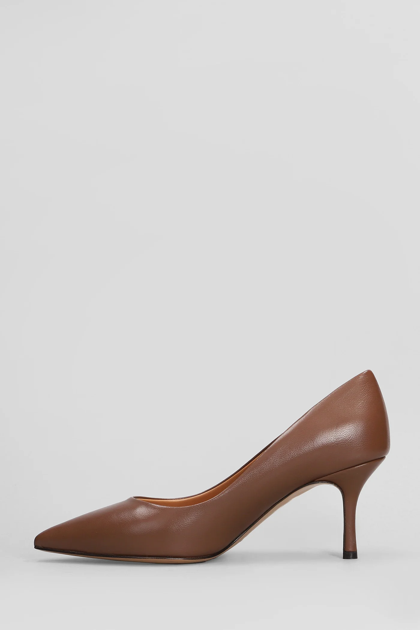 Pumps in brown leather - Image 3