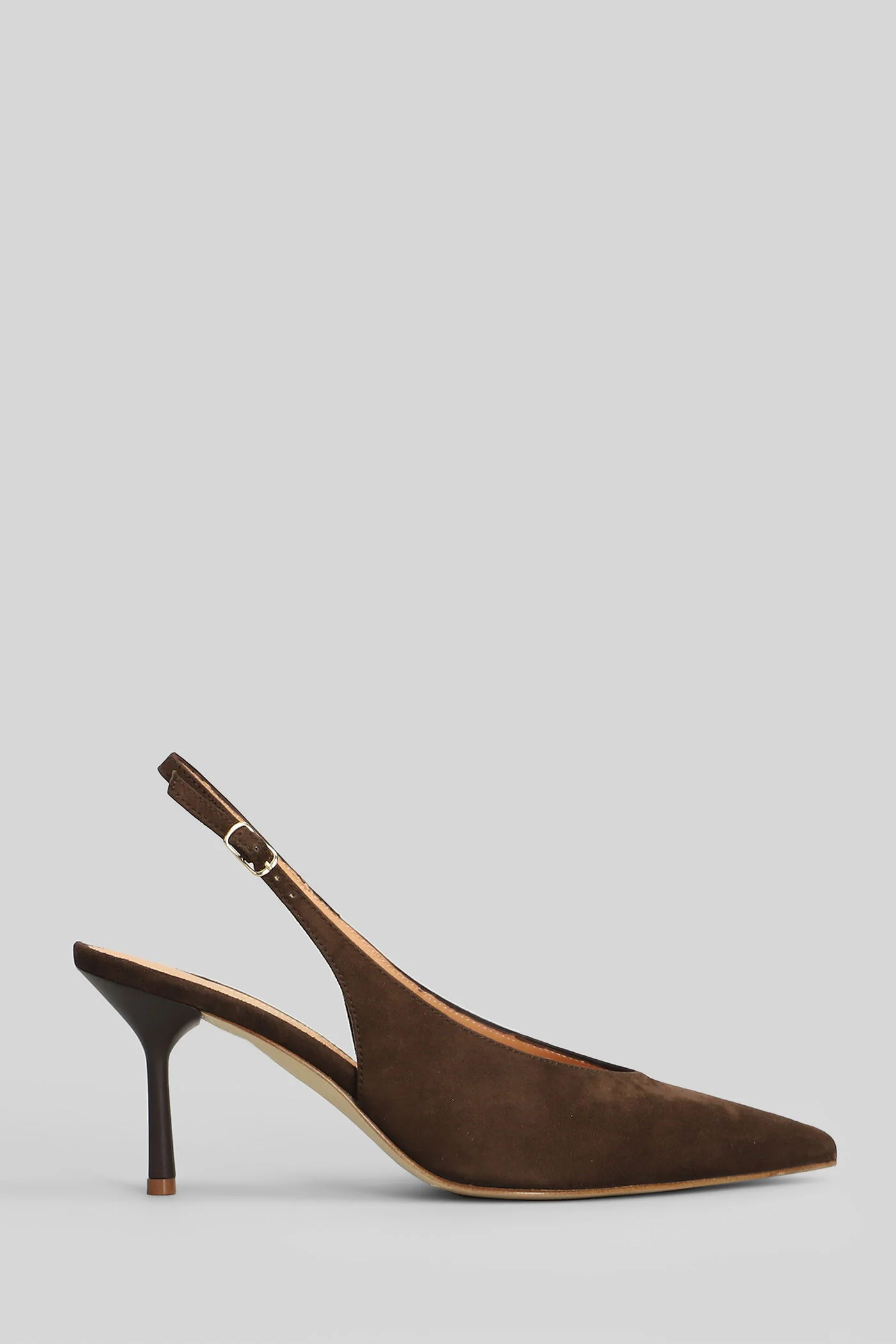 Pumps in dark brown suede