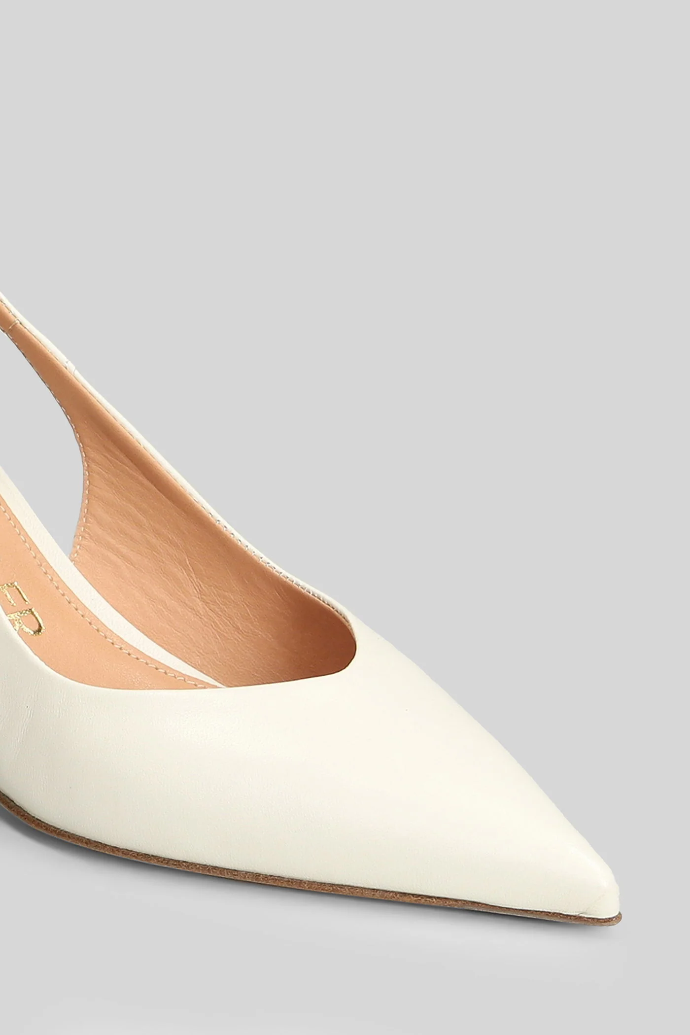 Pumps in white leather - Image 5