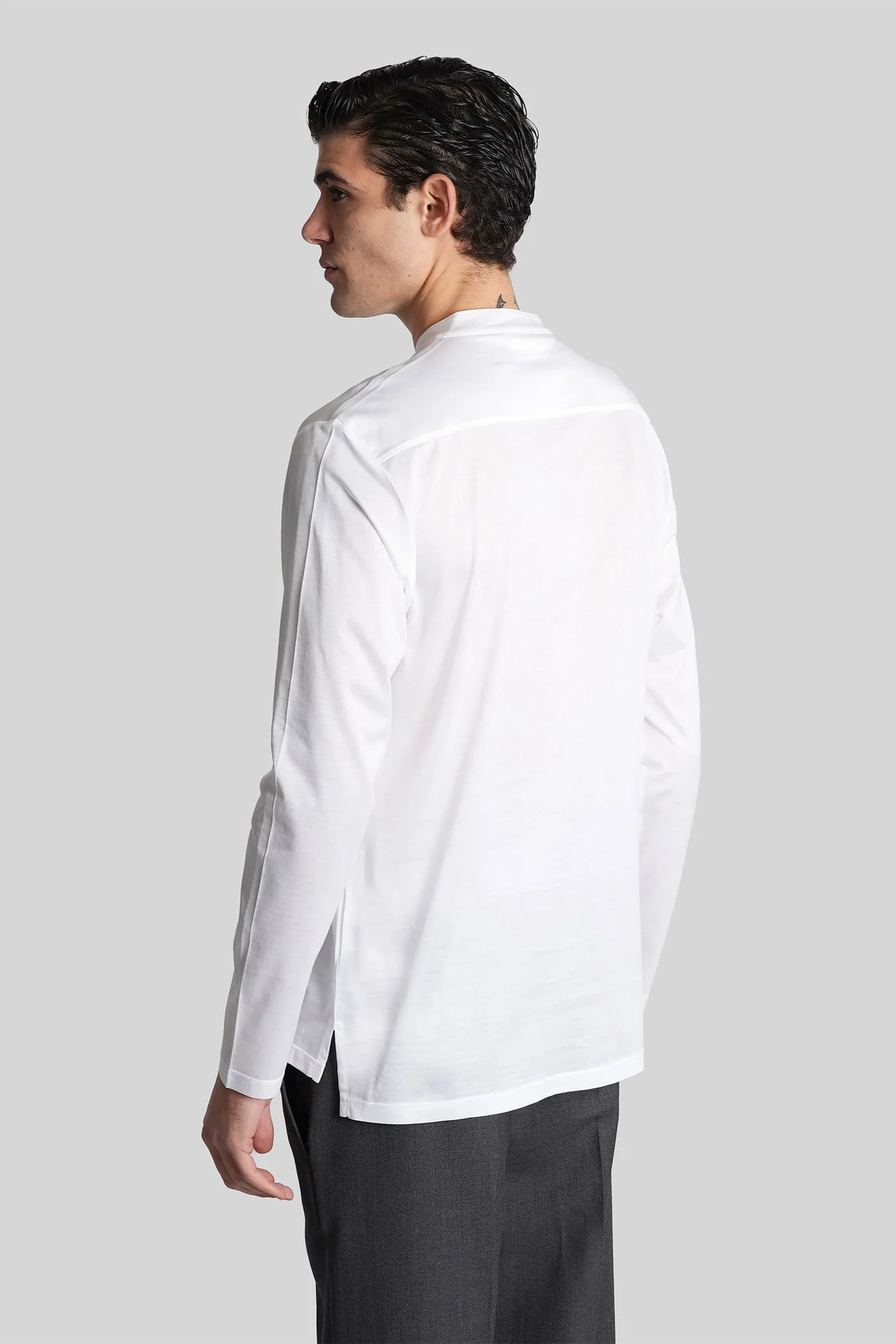 in white cotton - Image 3