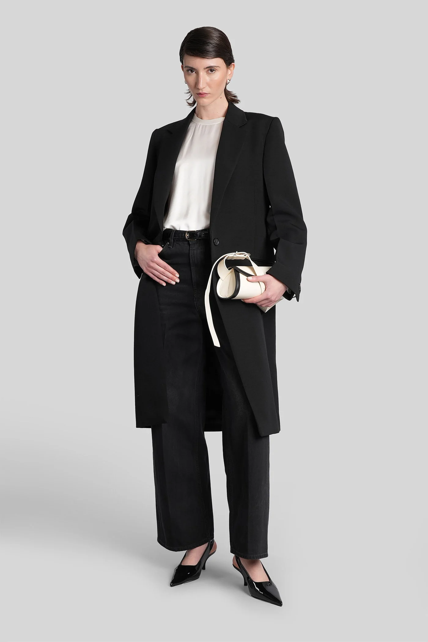 in black wool - Image 2