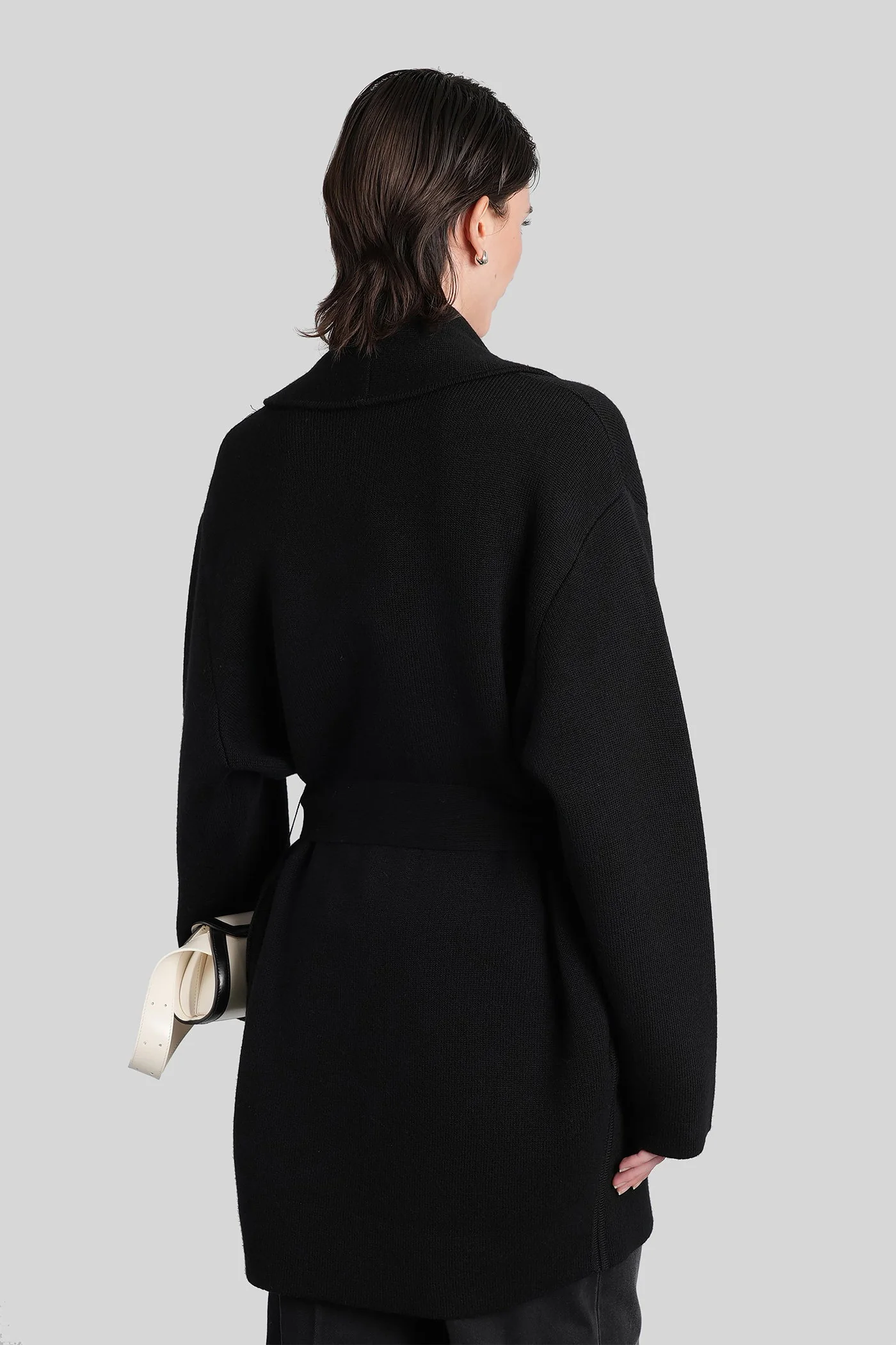 in black wool - Image 3