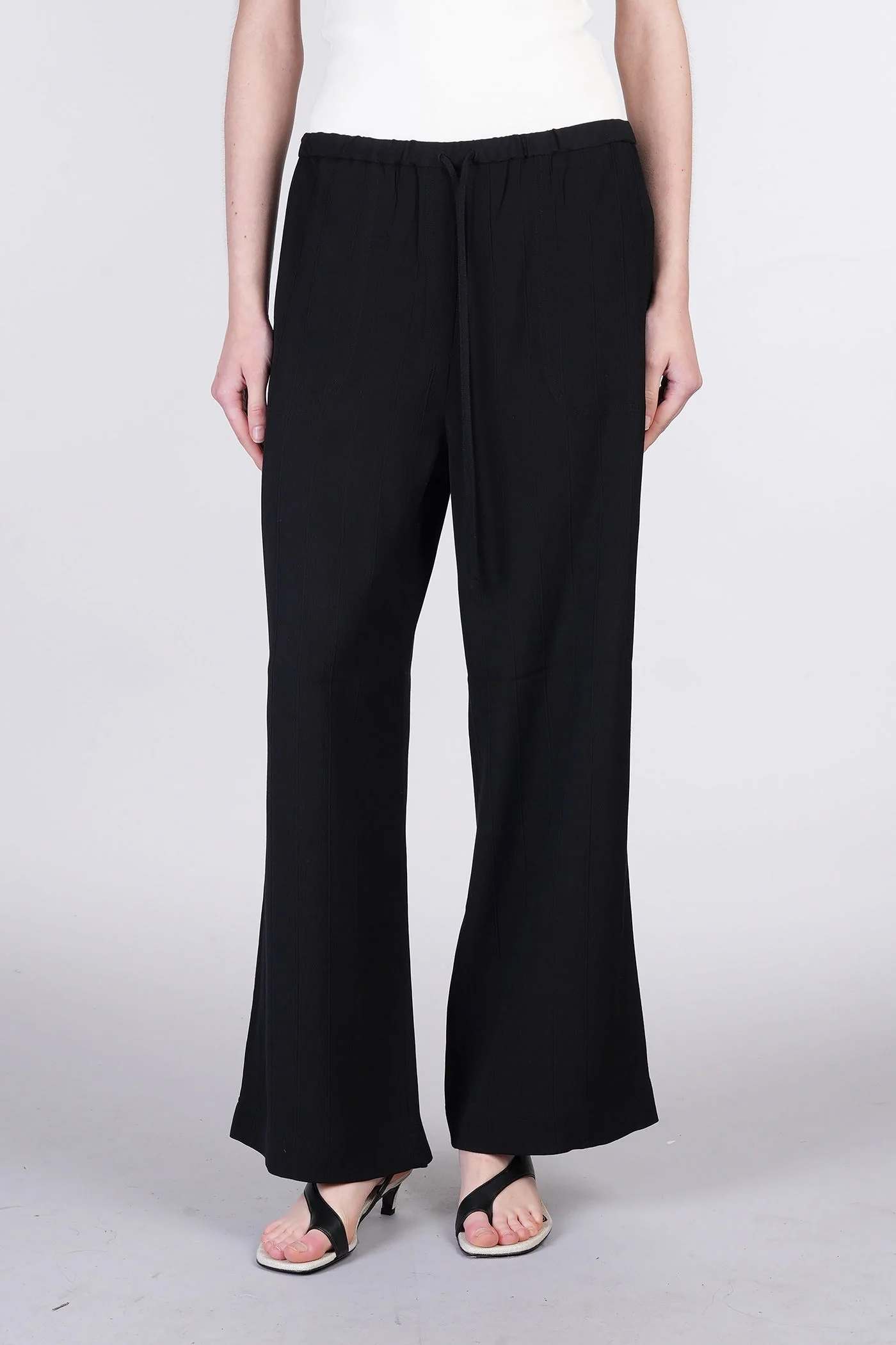 Pants in black viscose
