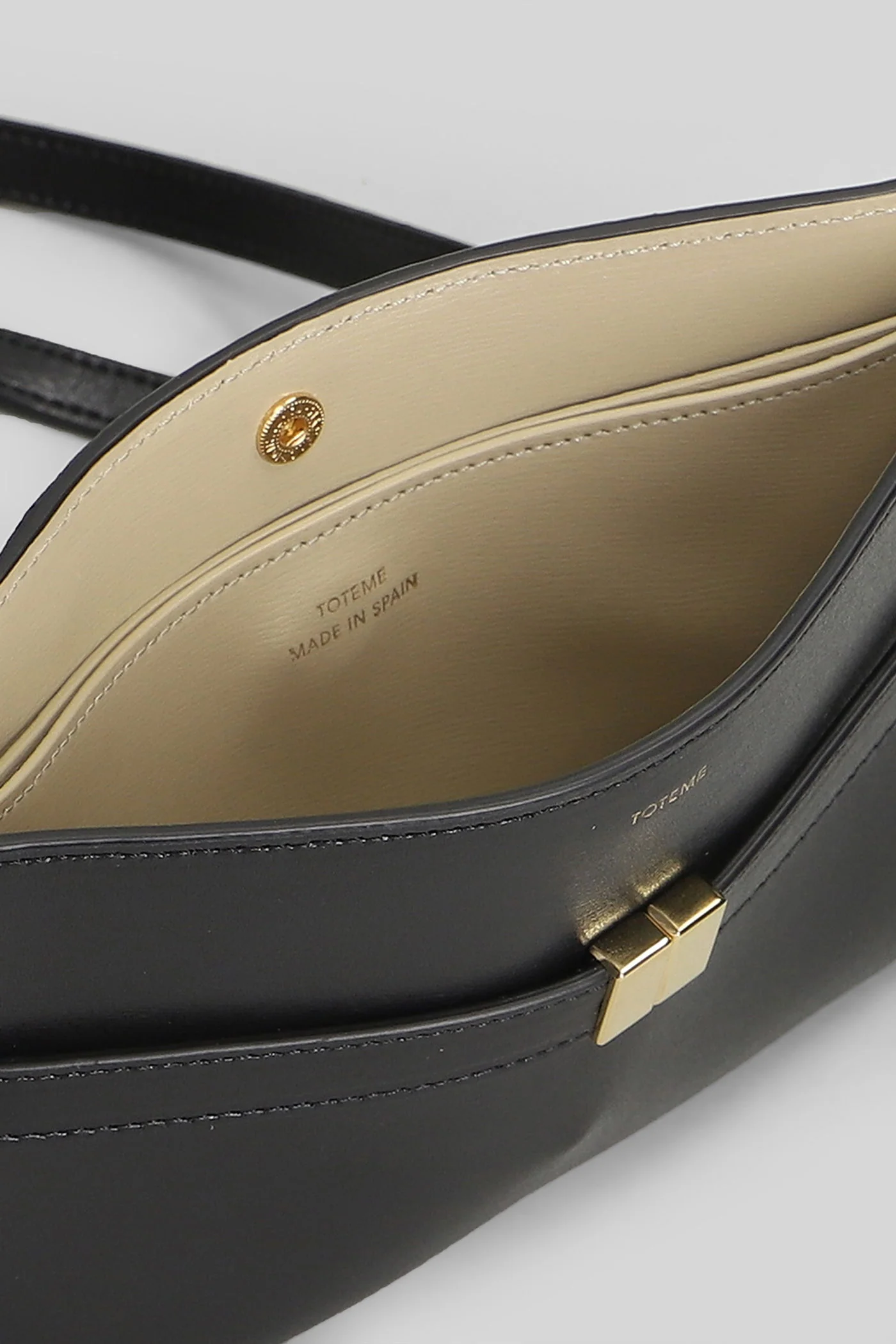 Shoulder bag in black leather - Image 4
