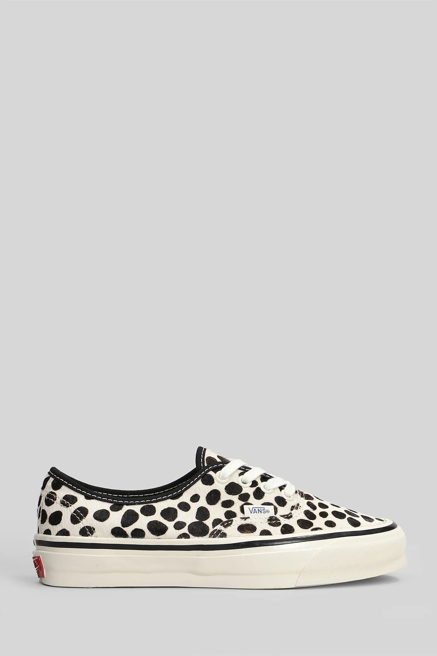 Lx authentic 44 Sneakers in white pony skin