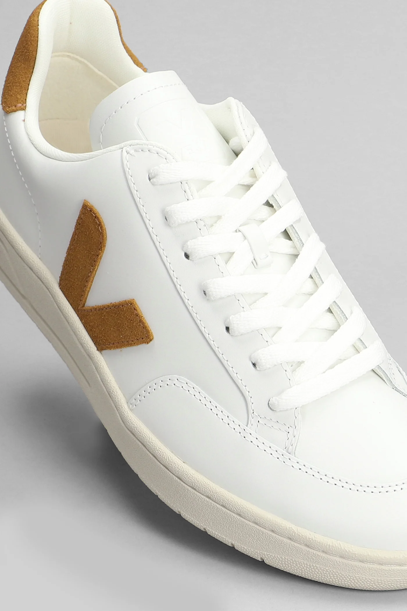 V-12 Sneakers in white leather - Image 5