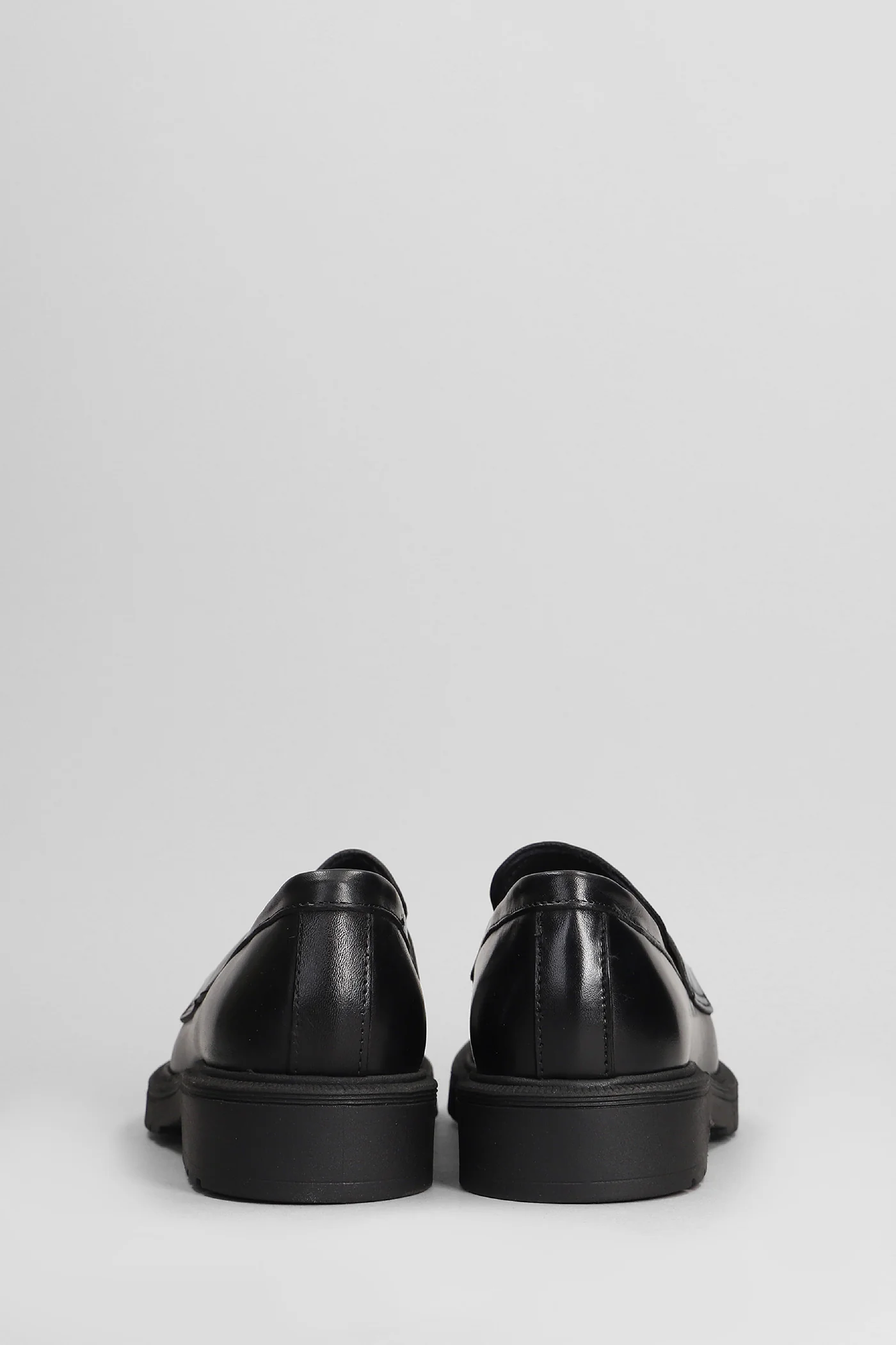 Loafers in black leather - Image 4