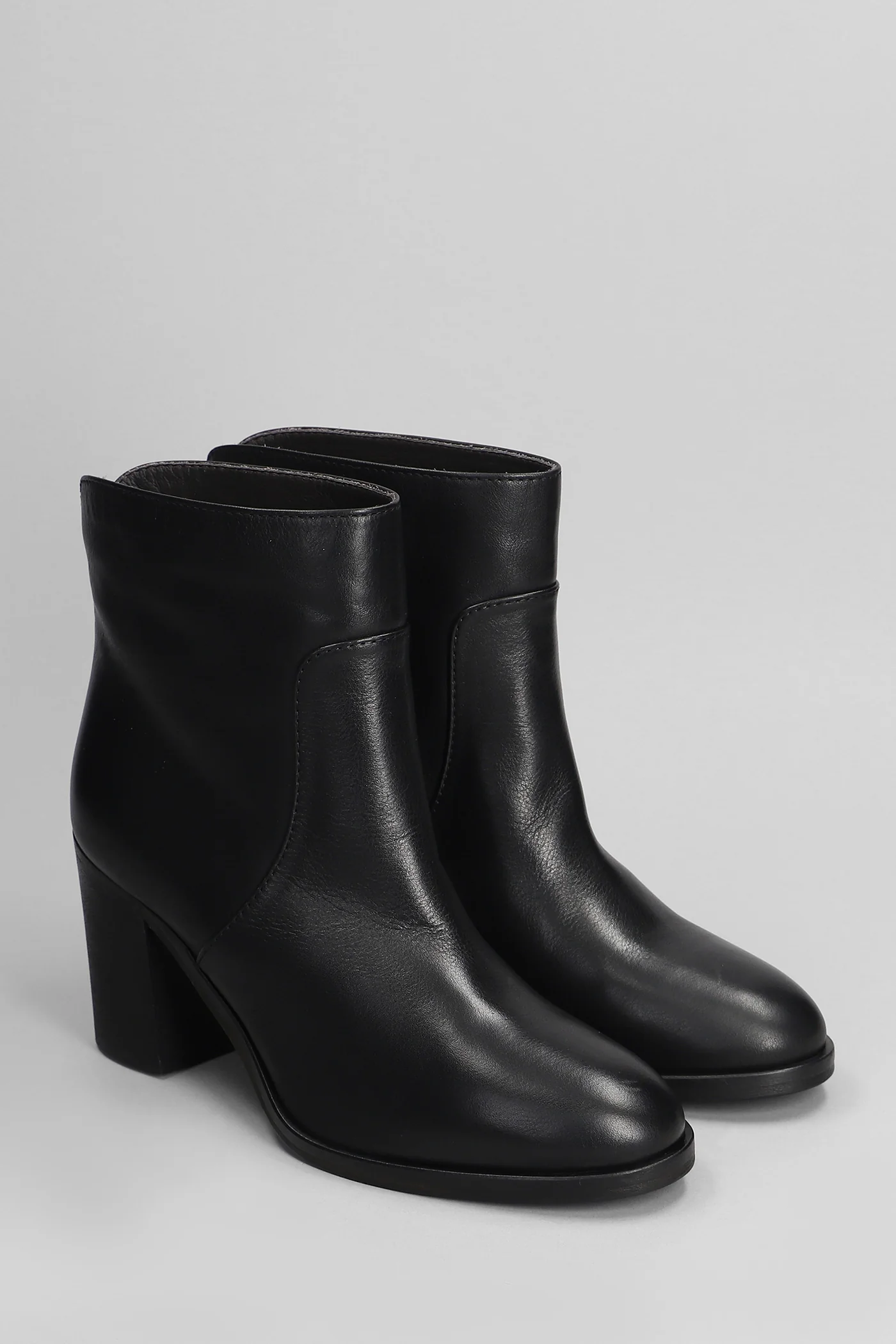 High heels Ankle boots in black leather - Image 2