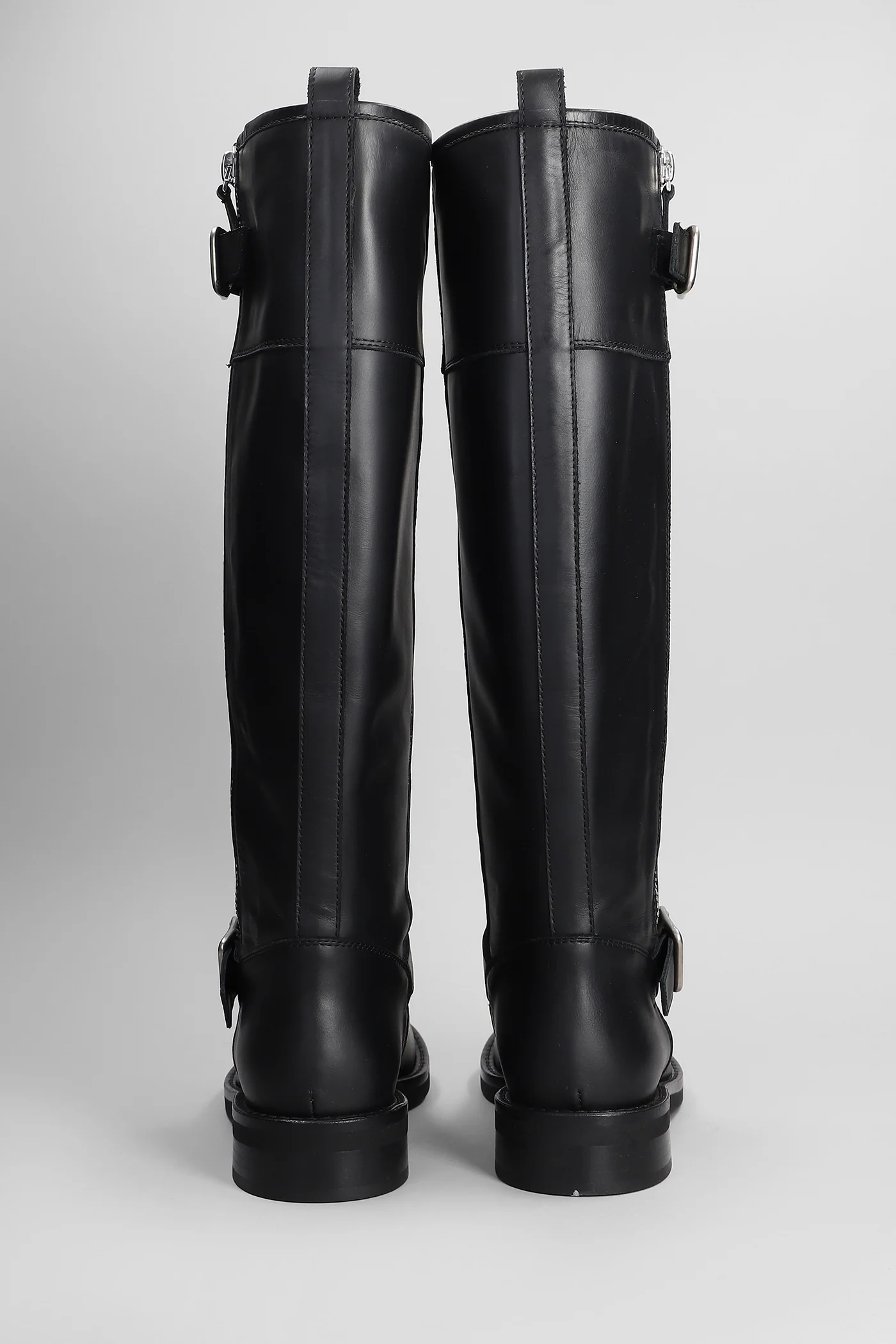 low heels boots in black leather - Image 19