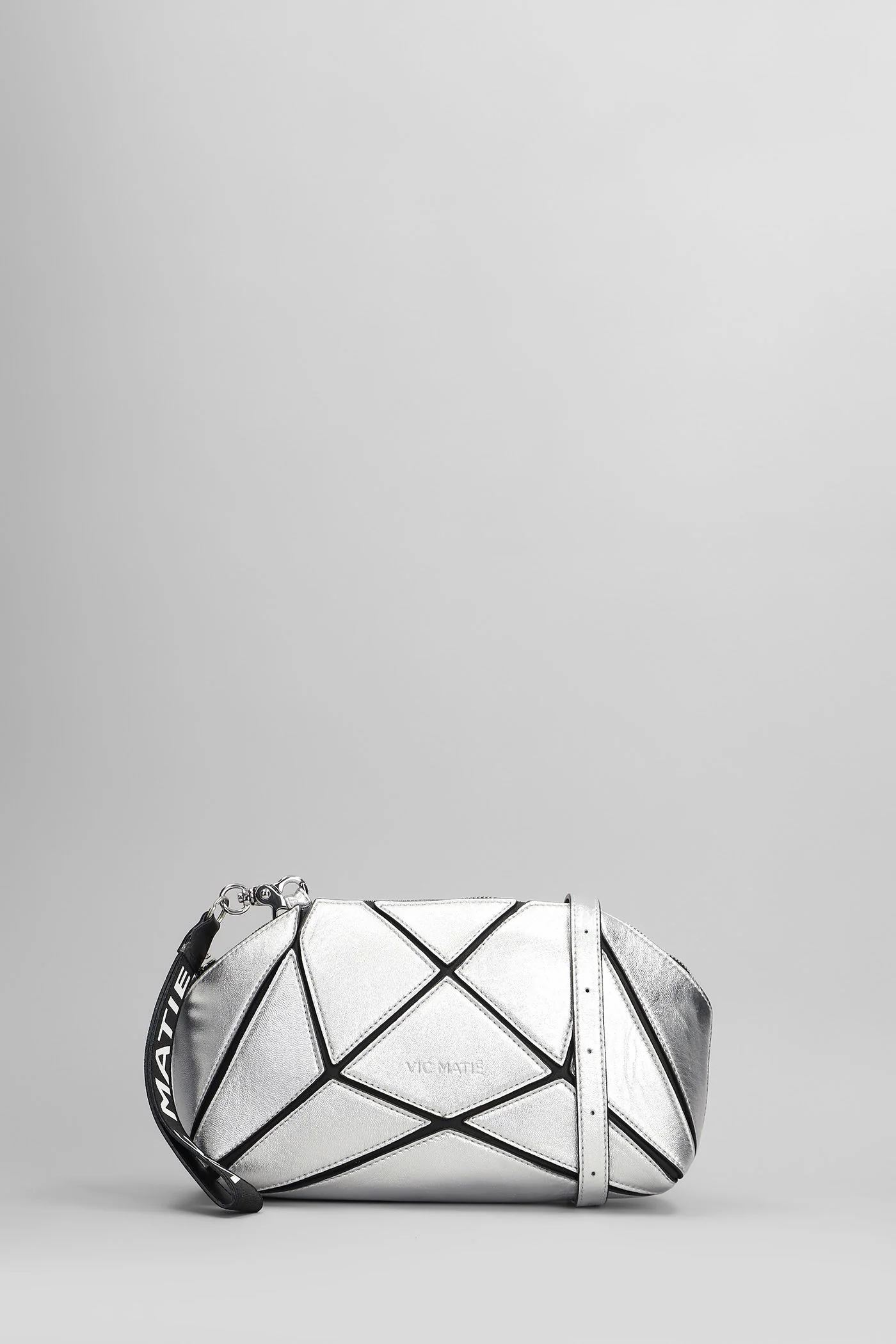 Show 109 Shoulder bag in silver leather