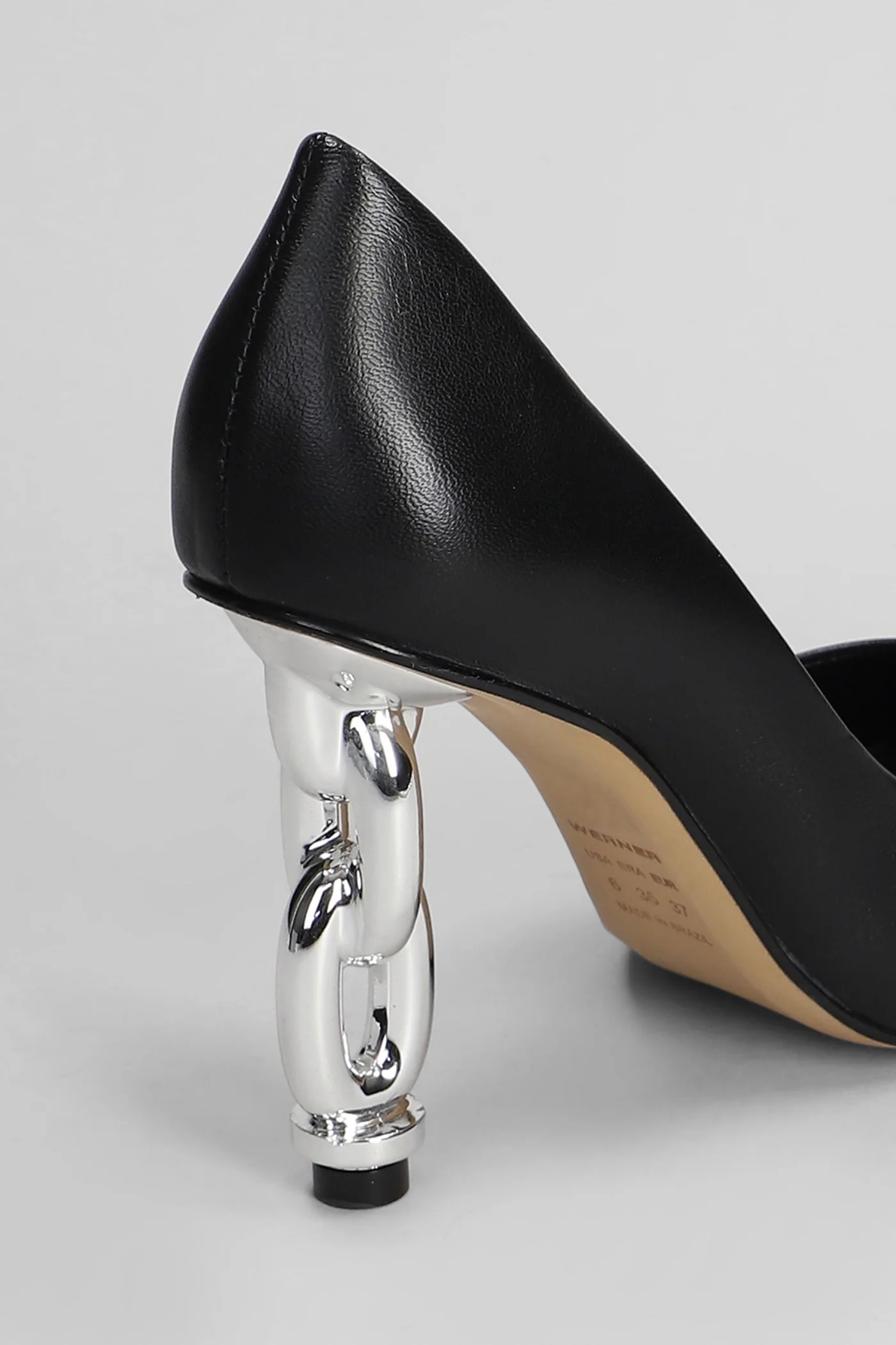 Pumps in black leather - Image 15