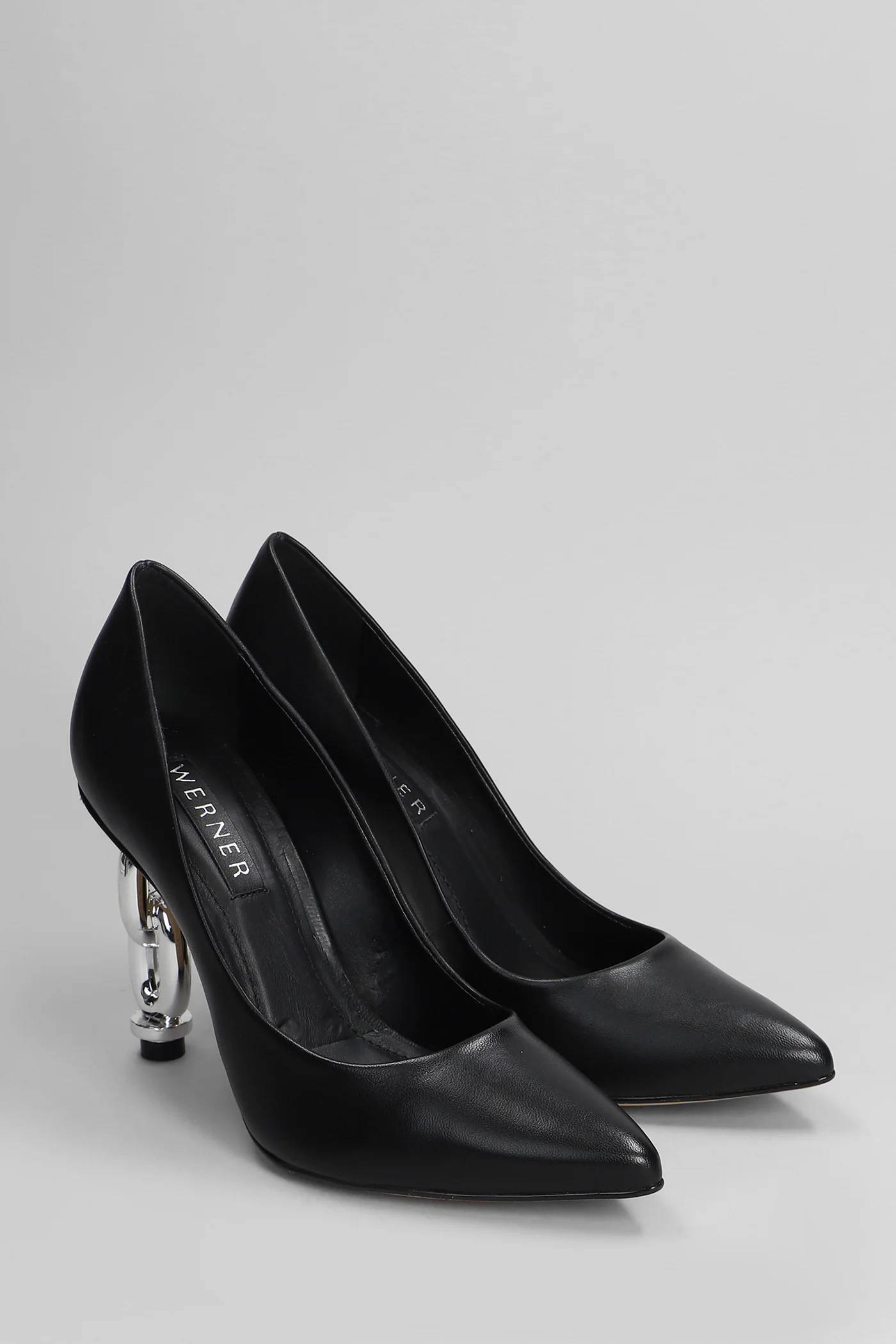Pumps in black leather - Image 7