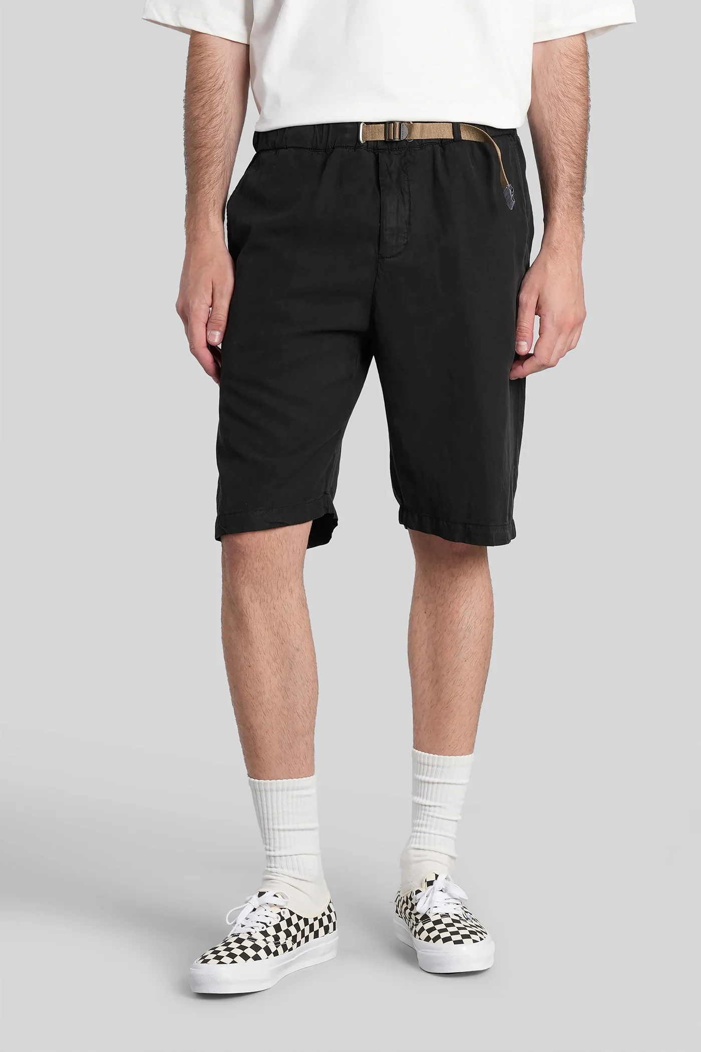 Shorts in black wool and polyester