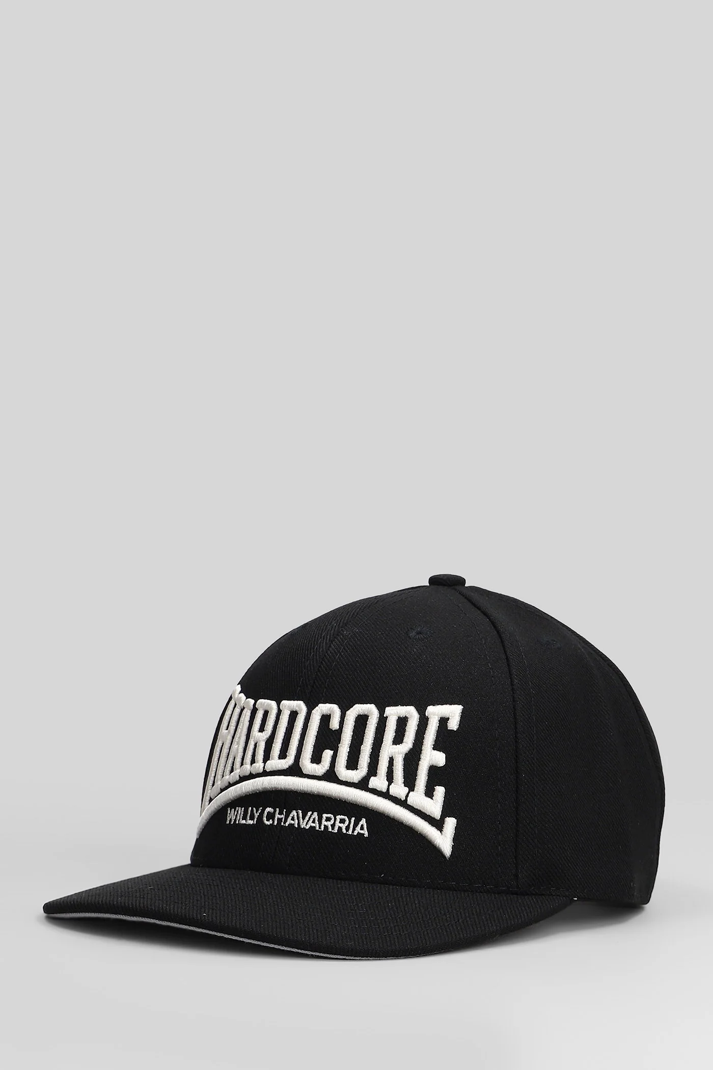 Hats in black polyester - Image 2