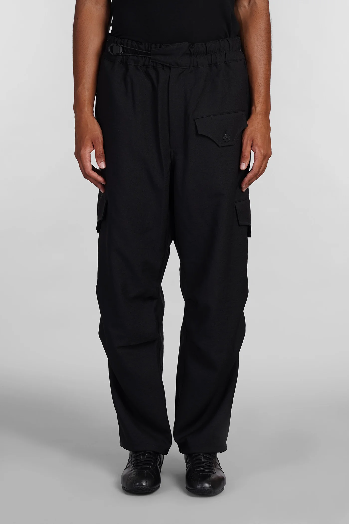 Pants in black polyester