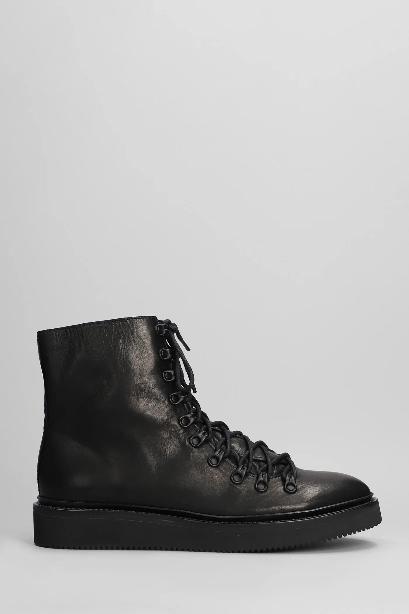 Ankle boots in black leather