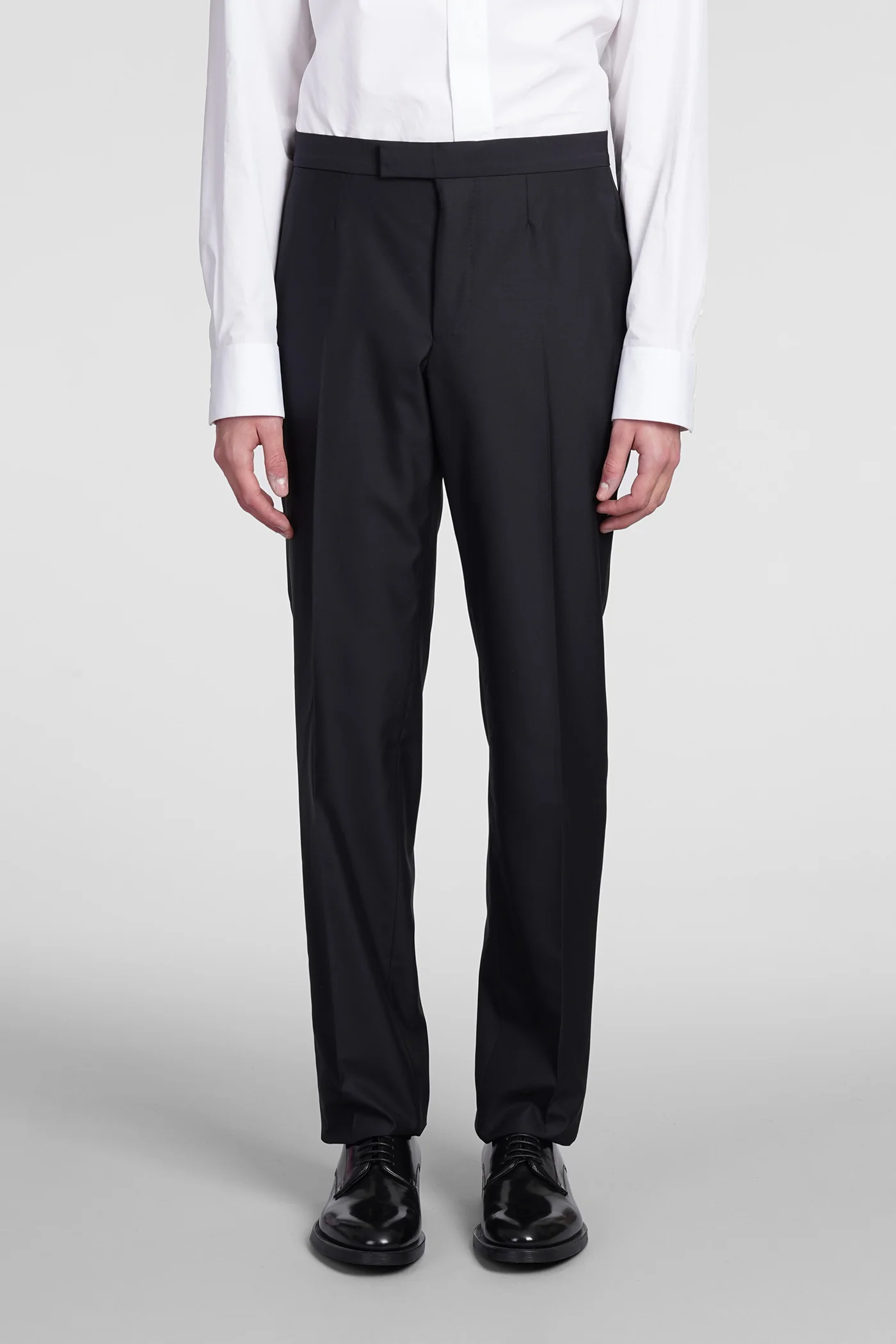 in black wool - Image 3