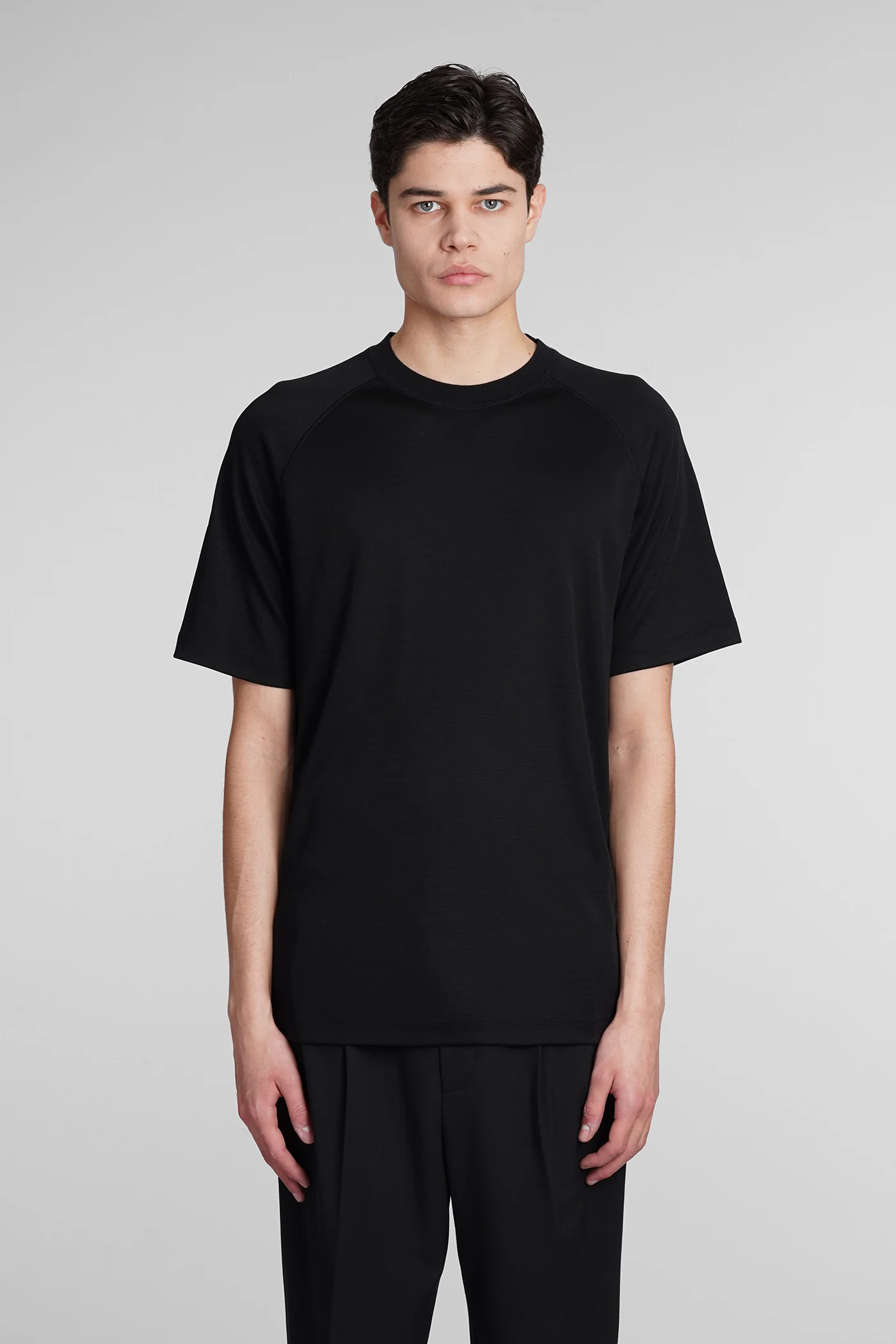 T-Shirt in black wool