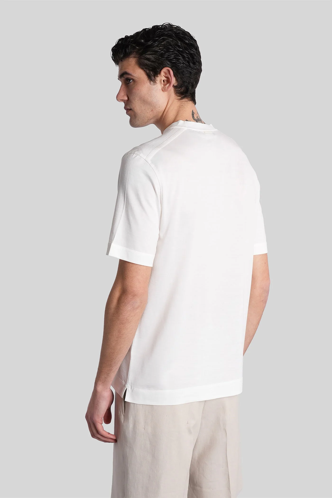 T-Shirt in white cotton - Image 9