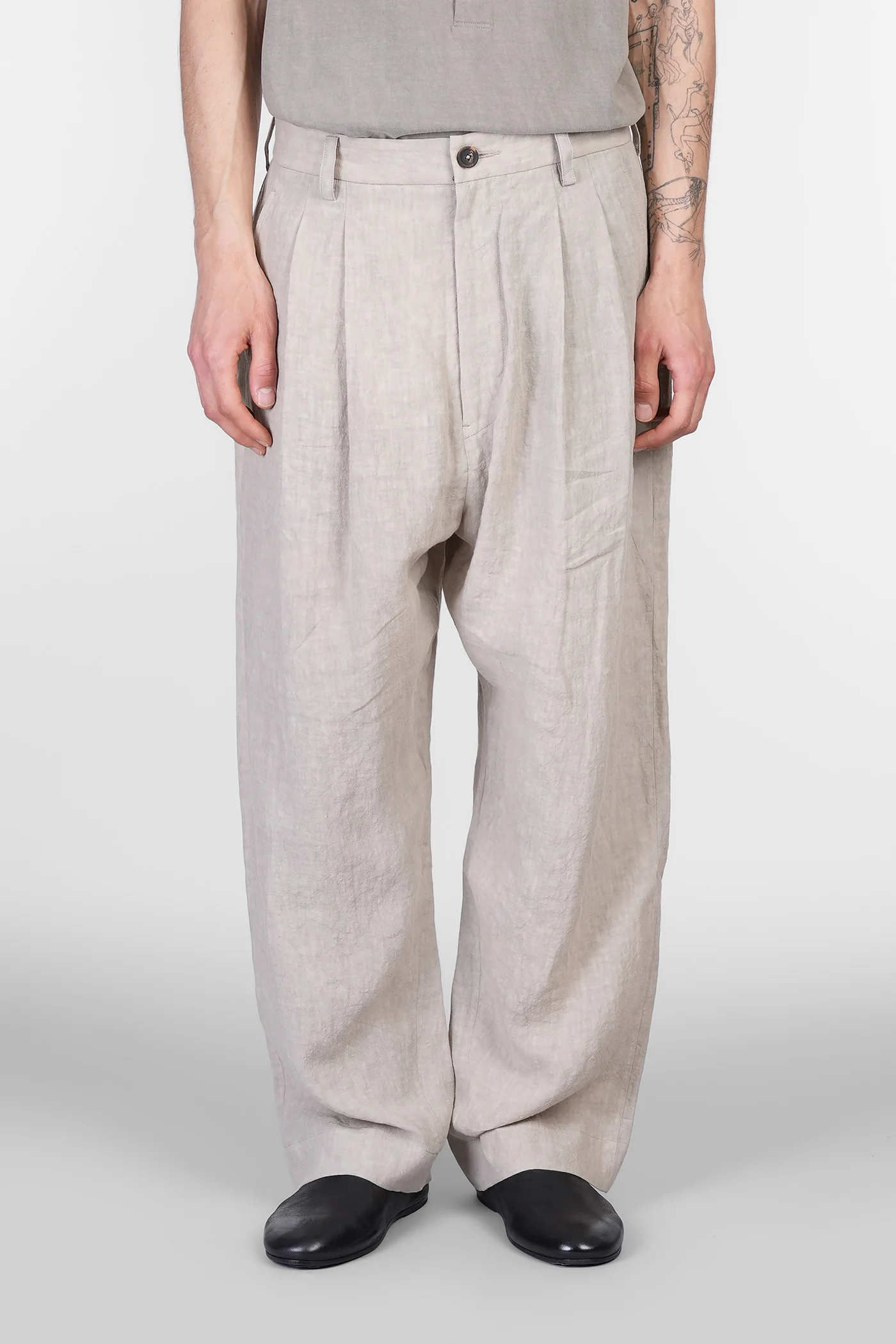 Pants in beige linen